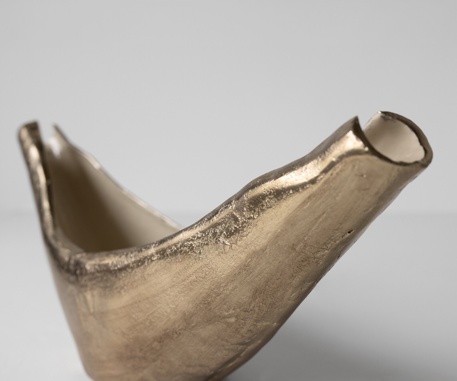 Sculptuur Navira B51 x D13 x H20 cm Aluminium Champagner Ivory Handgemaakt 2