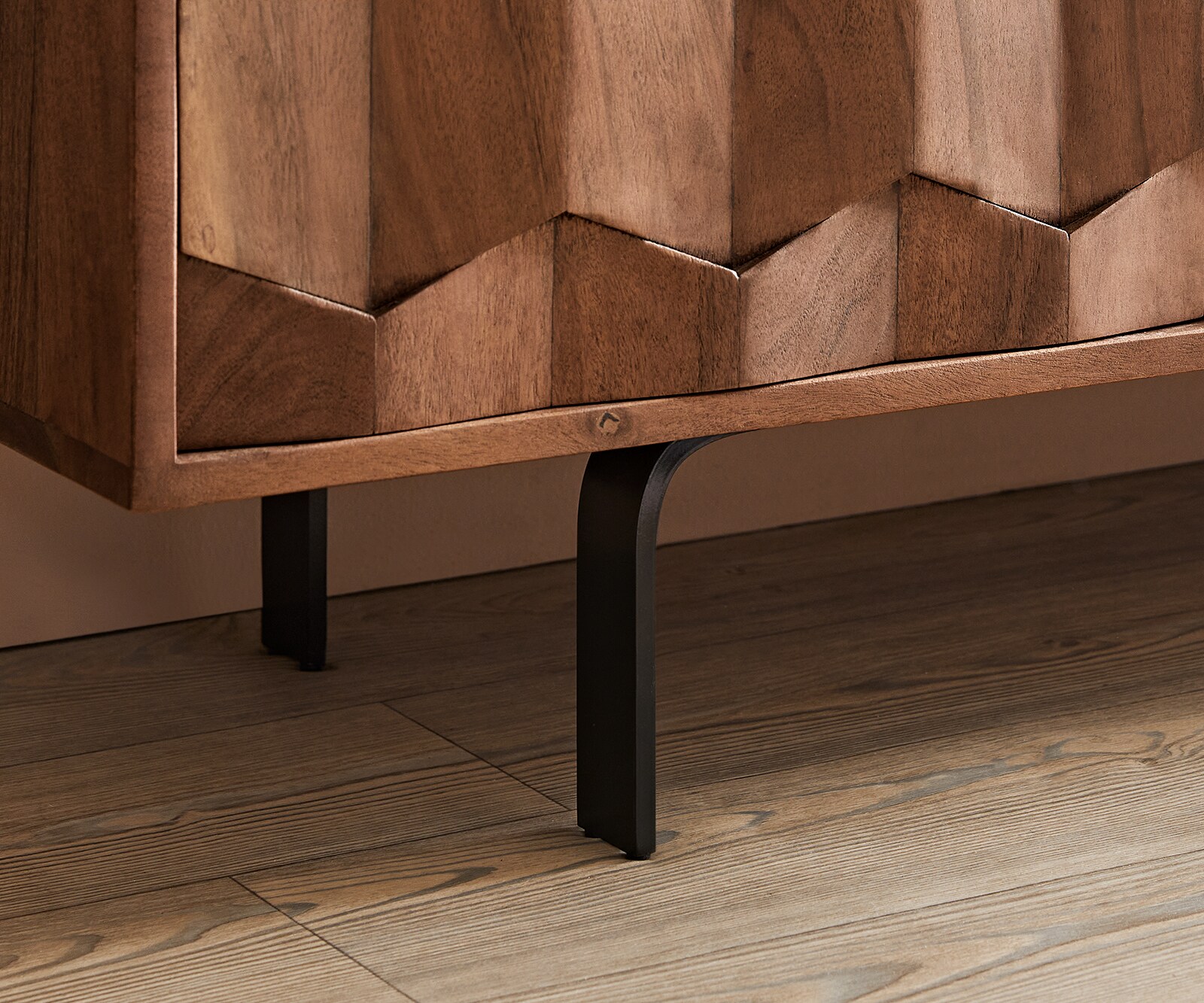 Vitrinekast Fevo 115x150 cm acacia bruin L-poot 5 Vitrinekast Fevo 115x150 cm acacia bruin L-poot 5