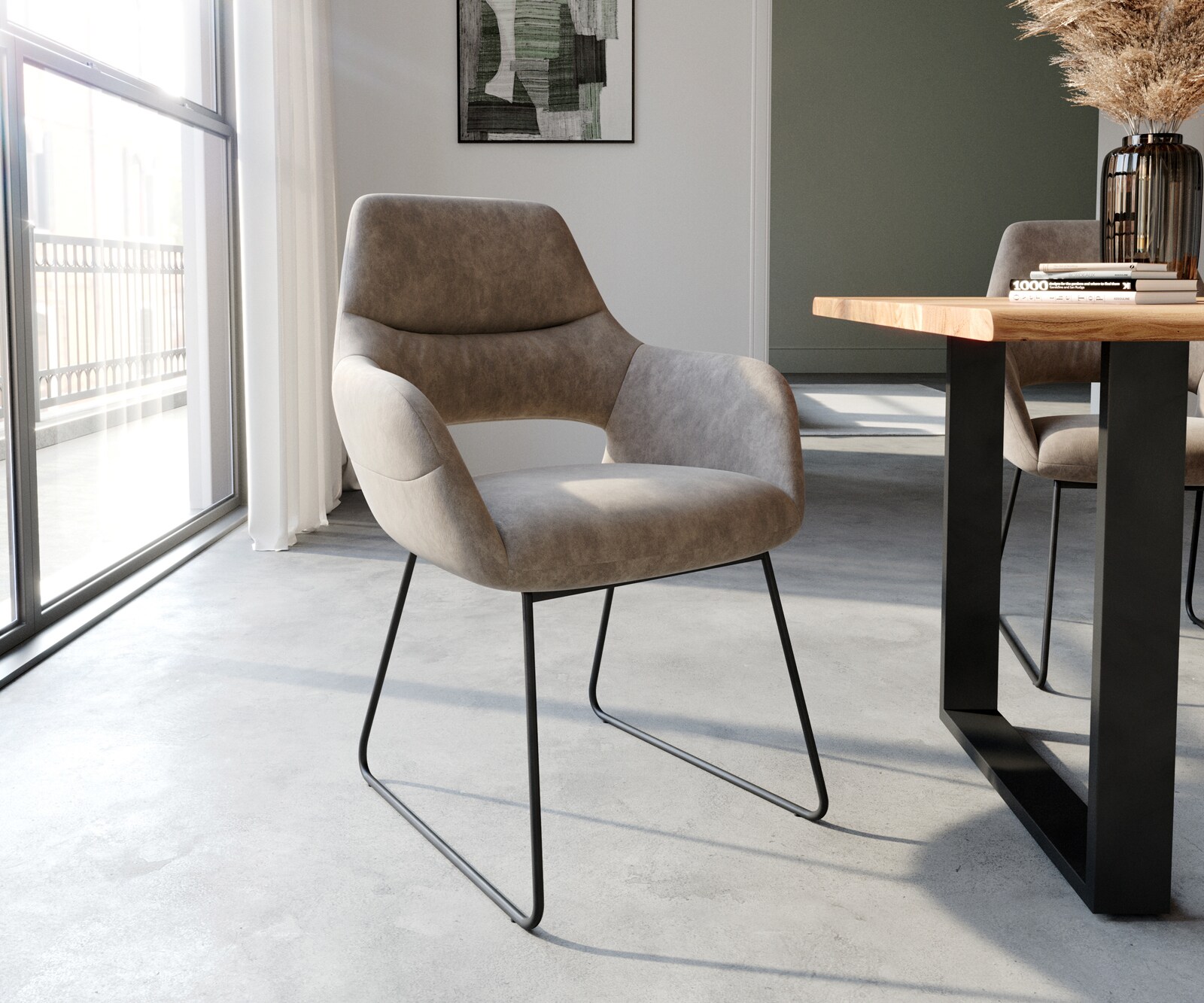 Eetkamerstoel Yago-Flex met armleuning microvelours taupe vintage slipframe zwart pocketveer kern