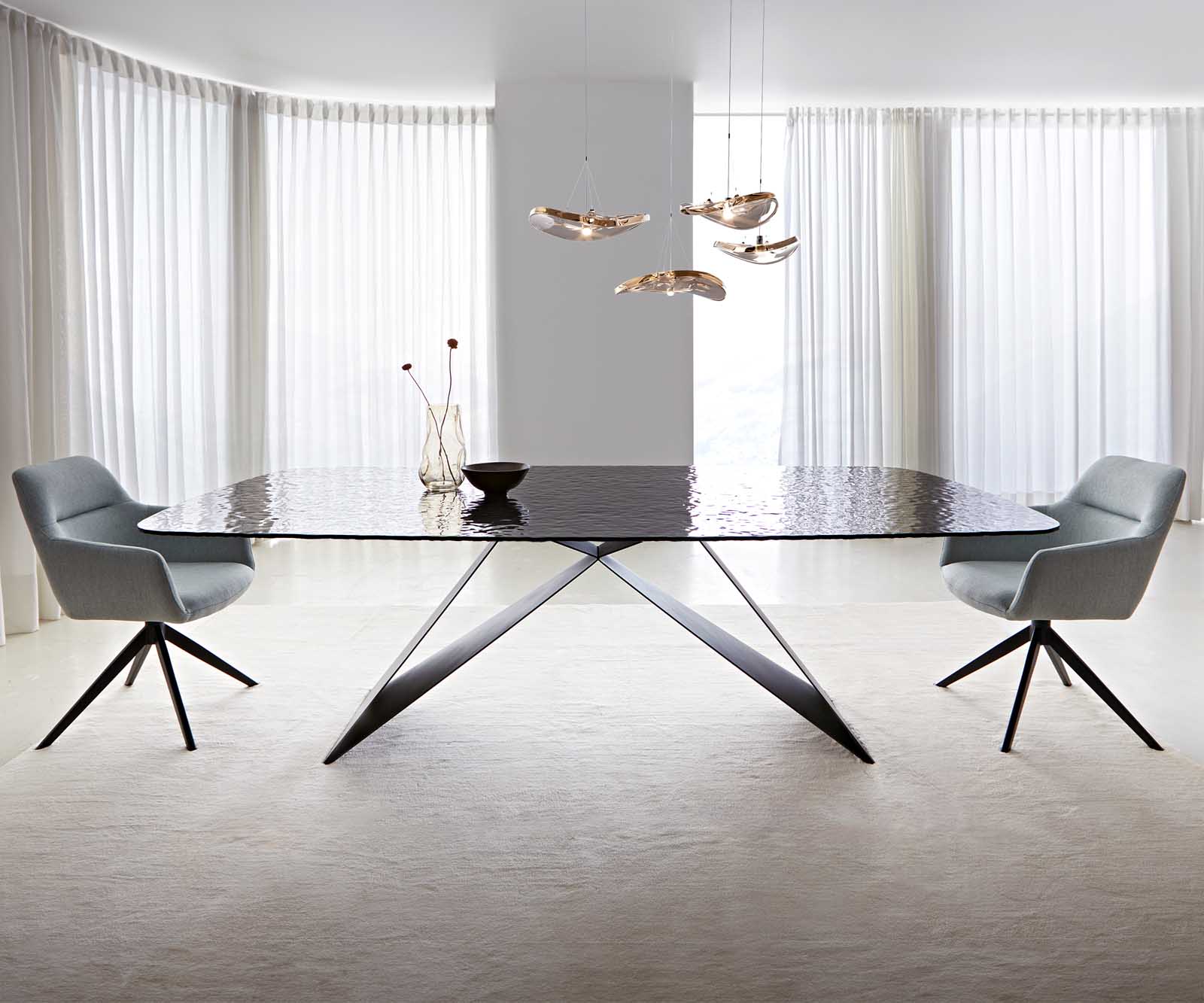 Eetkamertafel Edge Boot 240x120 Glas smelten rokerig zwart 3D-Relief V-frame vlak staal zwart 1