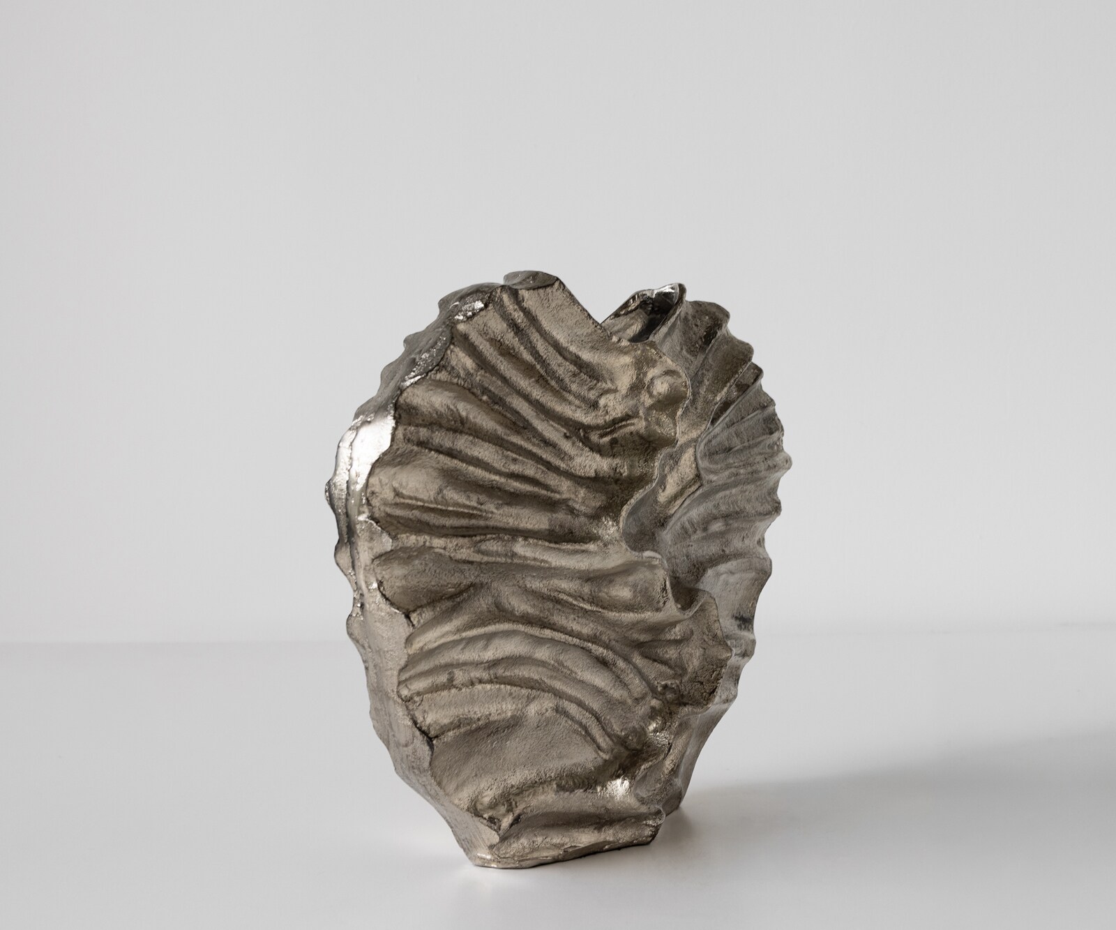 Vaas Nerina B47 x D18 x H42 cm Aluminium Platin Handgemaakt 3