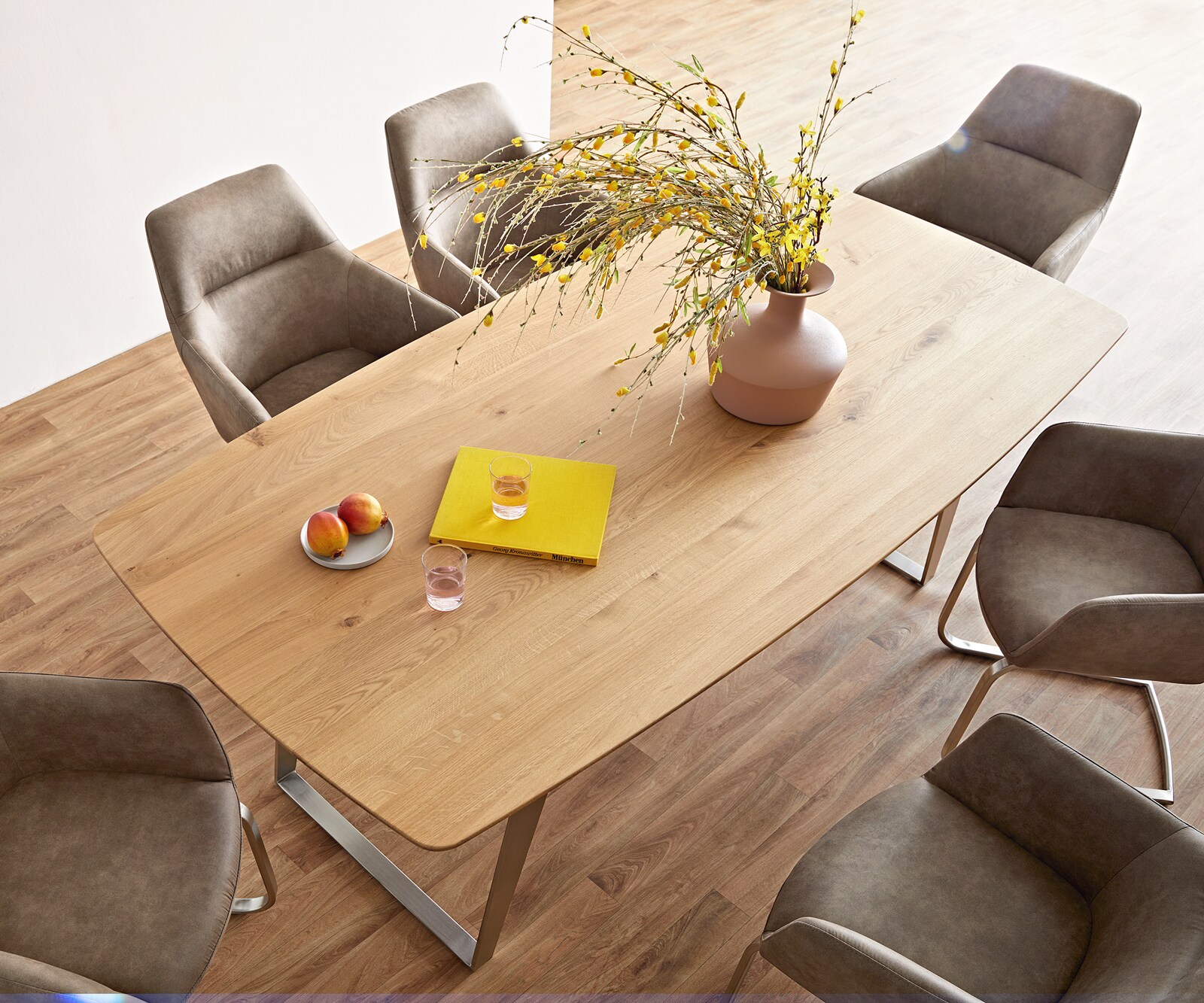 Eettafel Edge Boot 200x100x2,5-3 eiken natuur roestvrij staal  schuin Schweizer Kante 2