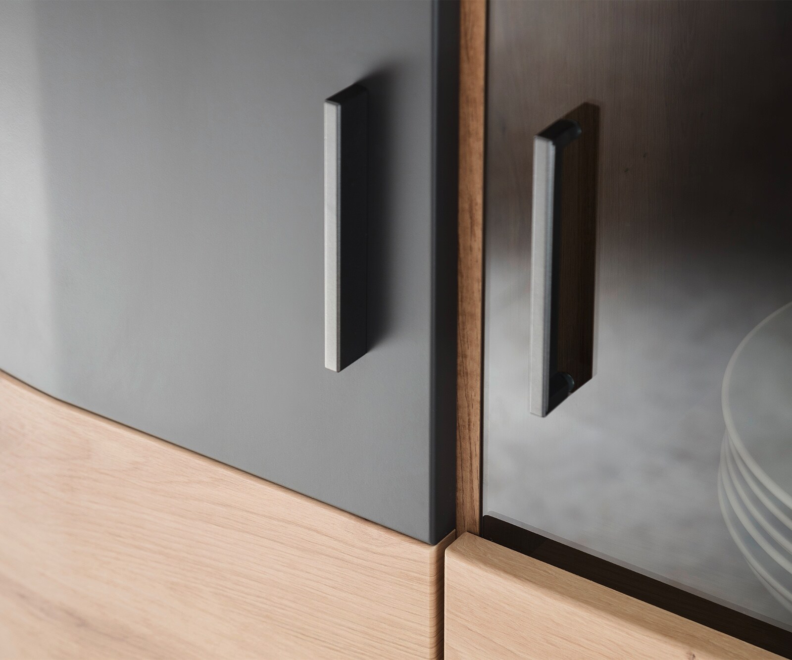 Vitrine Farum 90 x 130 cm eiken look glazen kast 3 deuren 3