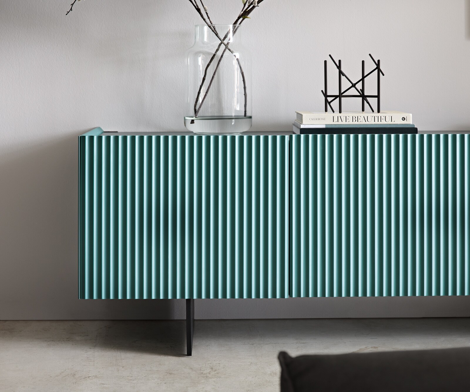 Tv-meubel Kelani 200 cm Petrol 4 deuren Onderstel zwevend metaal zwart 4 Tv-meubel Kelani 200 cm Petrol 4 deuren Onderstel zwevend metaal zwart 4