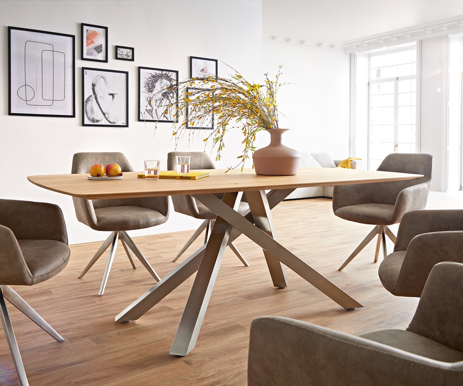 Eettafel Edge Boot 200x100x2,5-3 eiken natuur kruisframe rechthoek roestvrij staal  Schweizer Kante Eettafel Edge Boot 200x100x2,5-3 eiken natuur kruisframe rechthoek roestvrij staal  Schweizer Kante