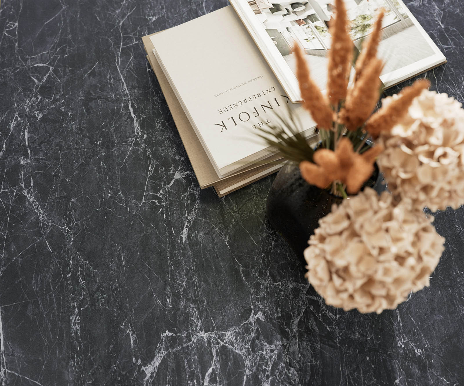 Eetkamertafel Edge 200-300x100 keramiek Laminam®Nero Greco grijs W-frame zwart uitschuifbaar 6