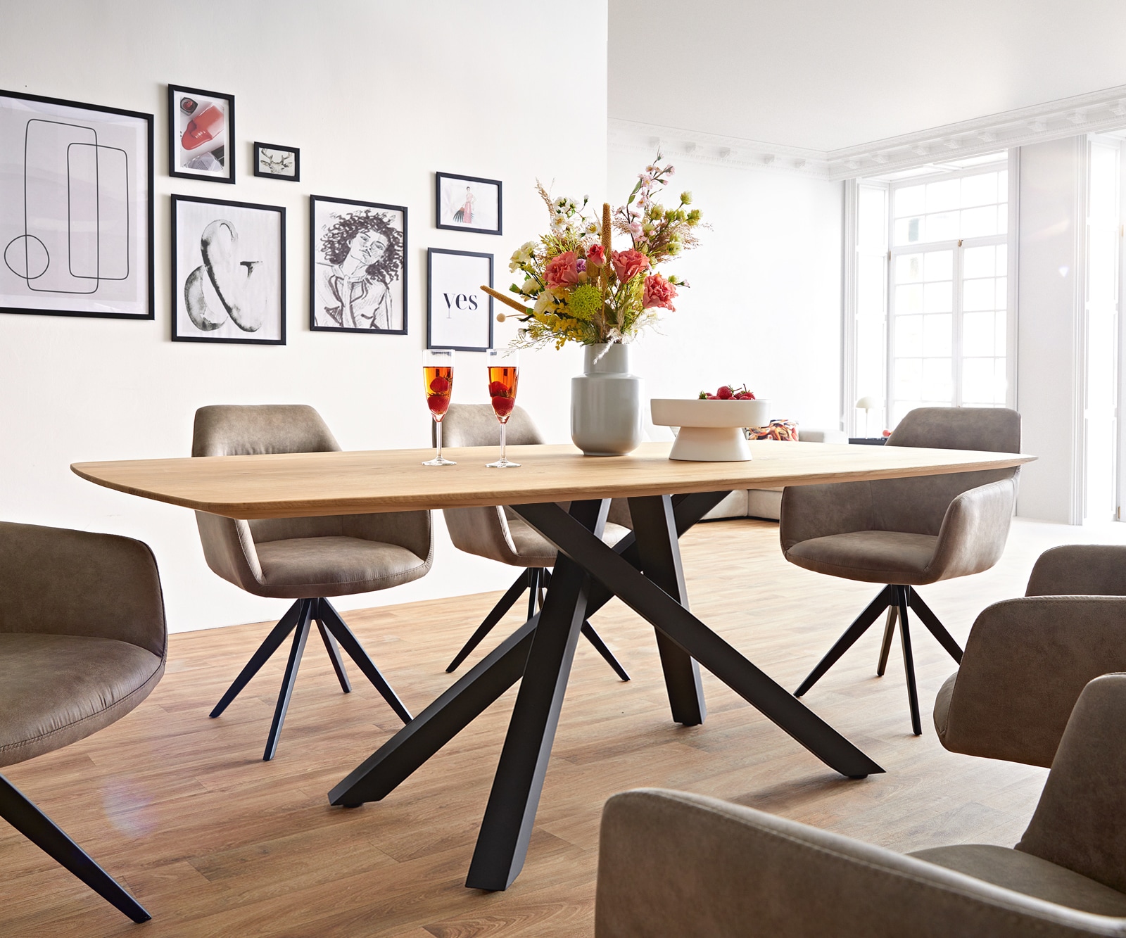 Eettafel Edge Boot 200x100x2,5-3 eiken natuur kruisframe rechthoek zwart  Schweizer Kante 1