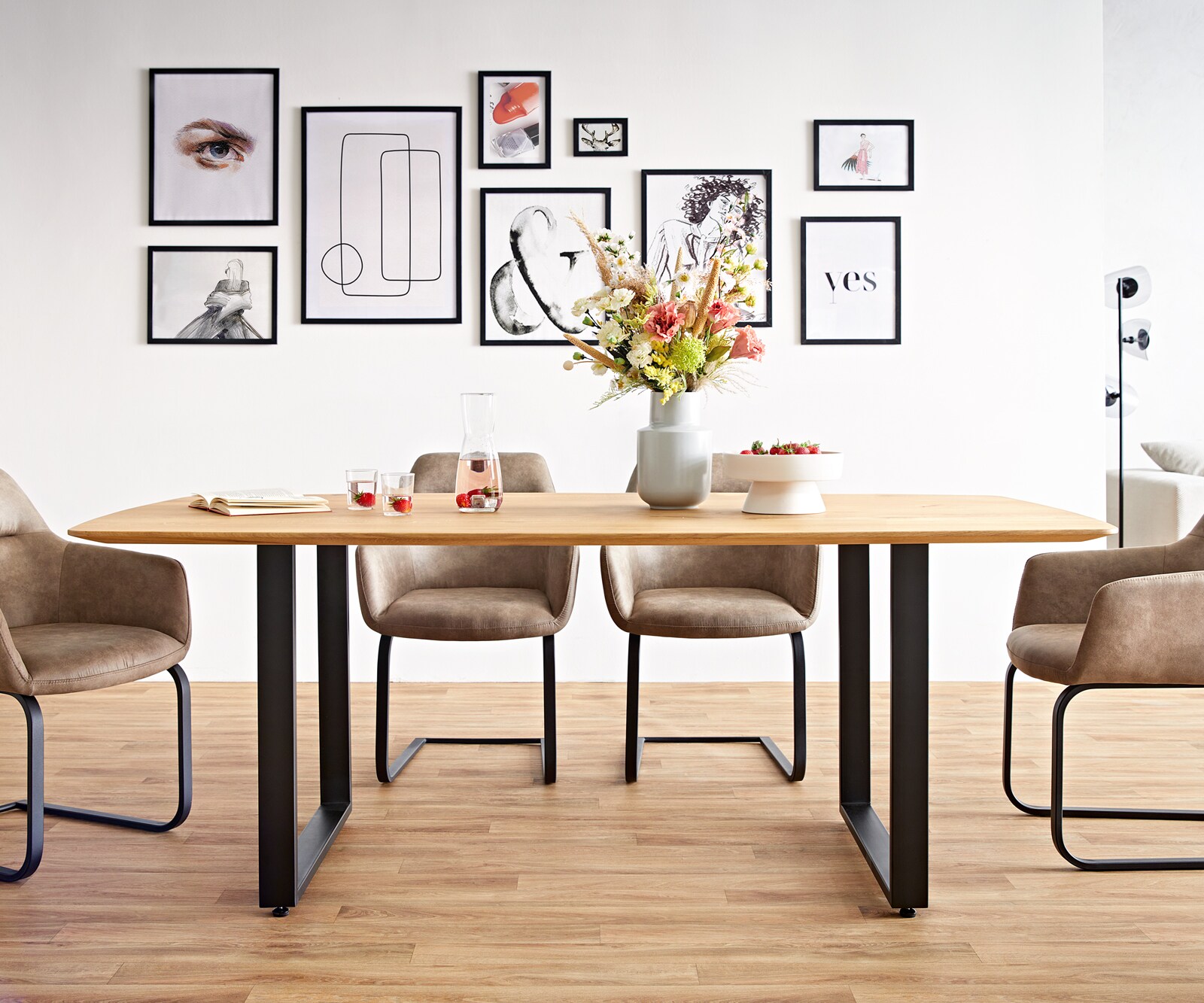 Eettafel Edge Boot 200x100x2,5-3 eiken natuur skid  zwart  Schweizer Kante 4