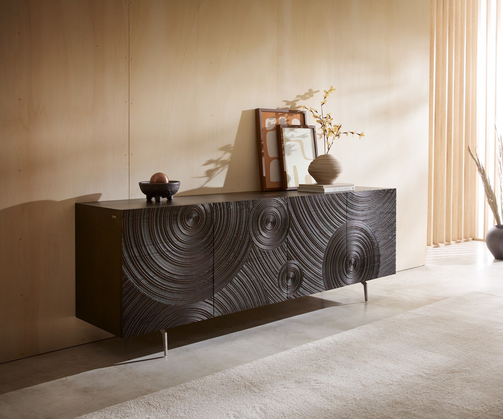 Dressoir Ashara 200 cm essenhout donkerbruin 3D-effect 4 deuren hoekpoot geborsteld RVS
