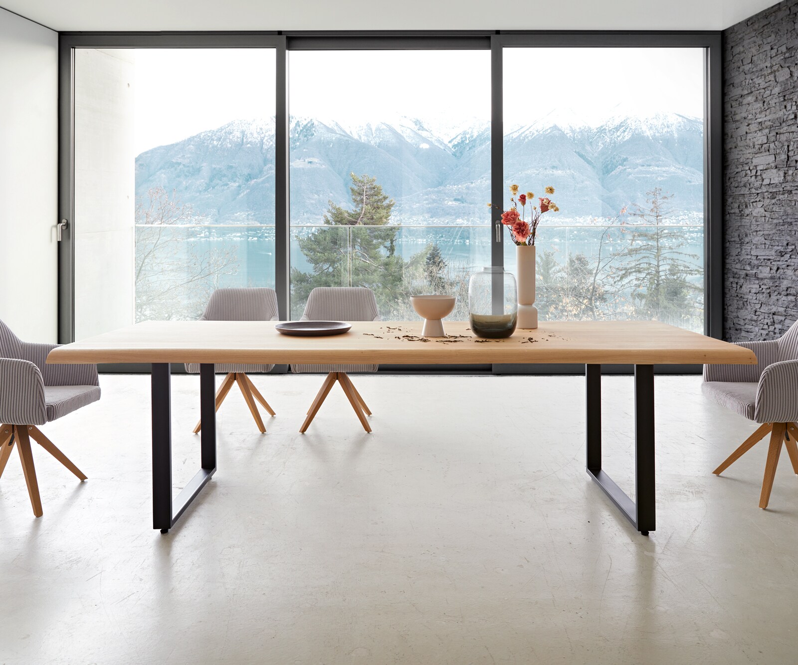 Eettafel Edge 260x100 eiken natuur skid  zwart  Live-Edge 1
