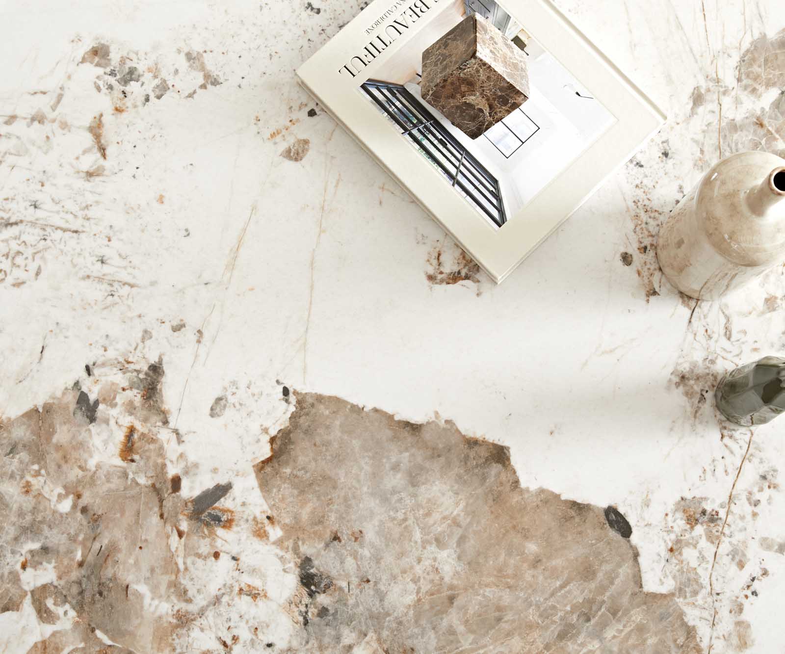 Salontafel Lassina 100x100 cm keramiek Minas Melange wit-beige frame metaal effect afwerking titanium 3 Salontafel Lassina 100x100 cm keramiek Minas Melange wit-beige frame metaal effect afwerking titanium 3