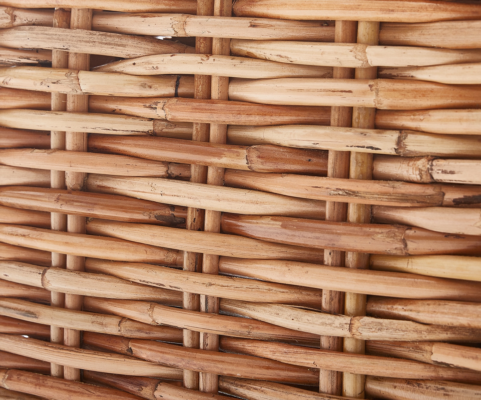 Loungestoel Nizza in rotan natuur met kussen wit 2 Loungestoel Nizza in rotan natuur met kussen wit 2