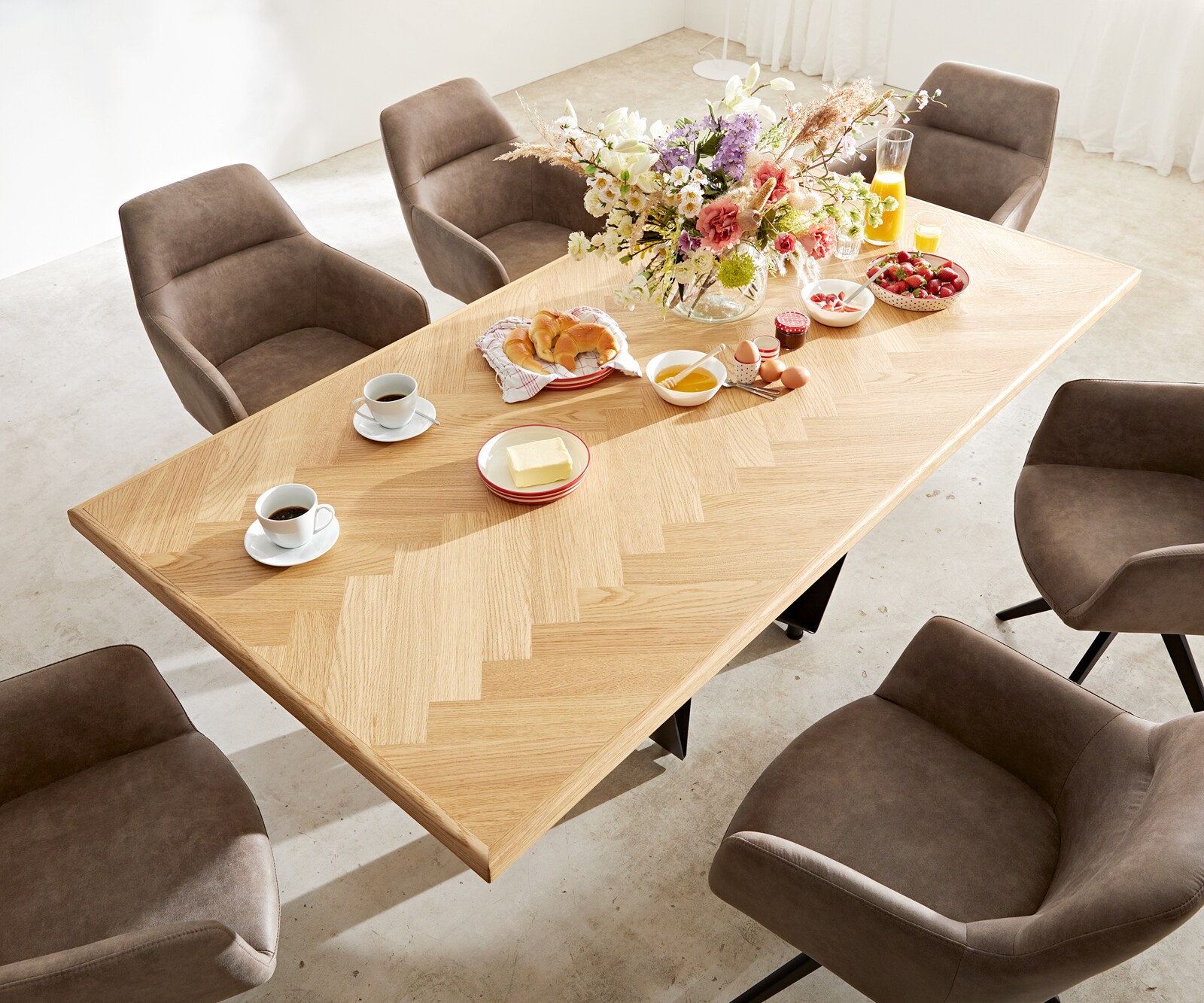 Eettafel Edge-Pure 200x100 eiken natuur Fishbone Spider staal  zwart 1