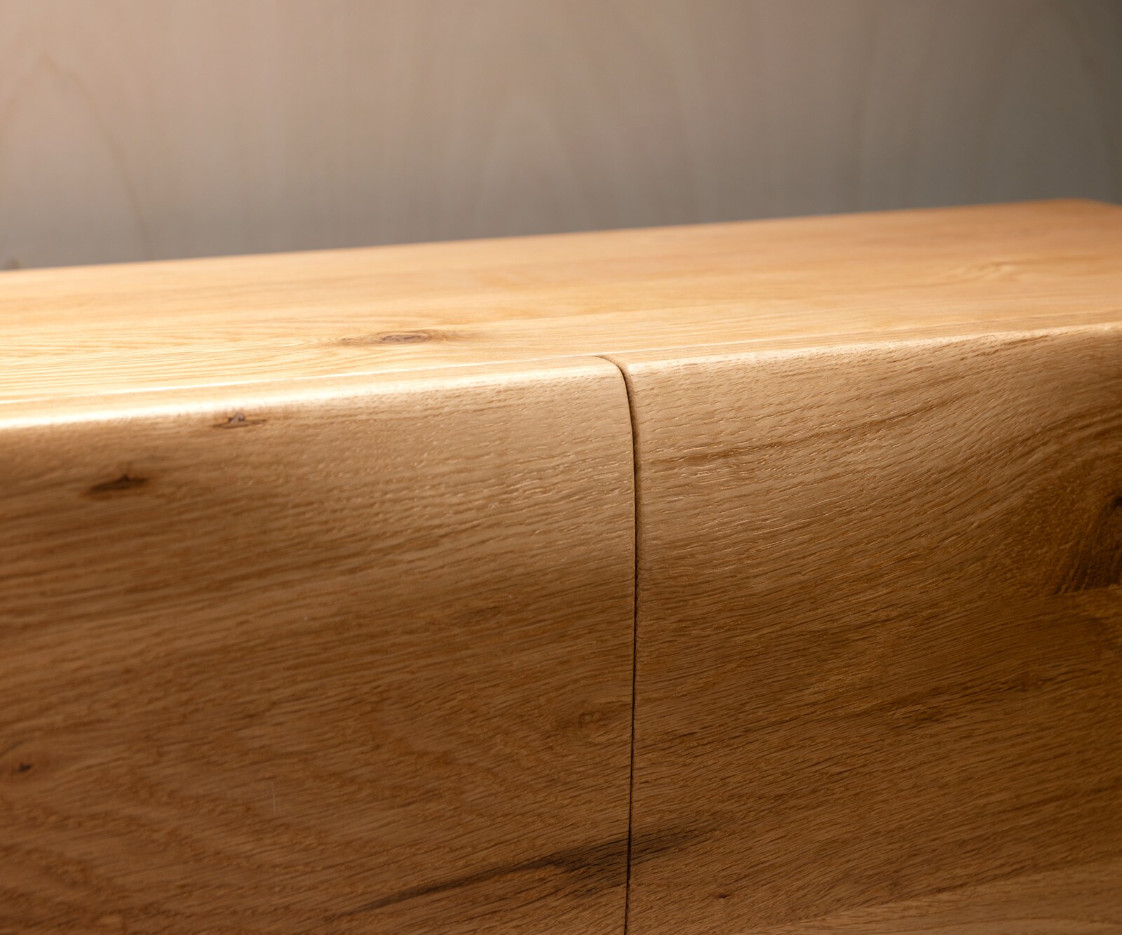 Tv-meubel New Live-Edge 200 cm eiken natuur 4 deuren hoekpoot metaal zwart 2