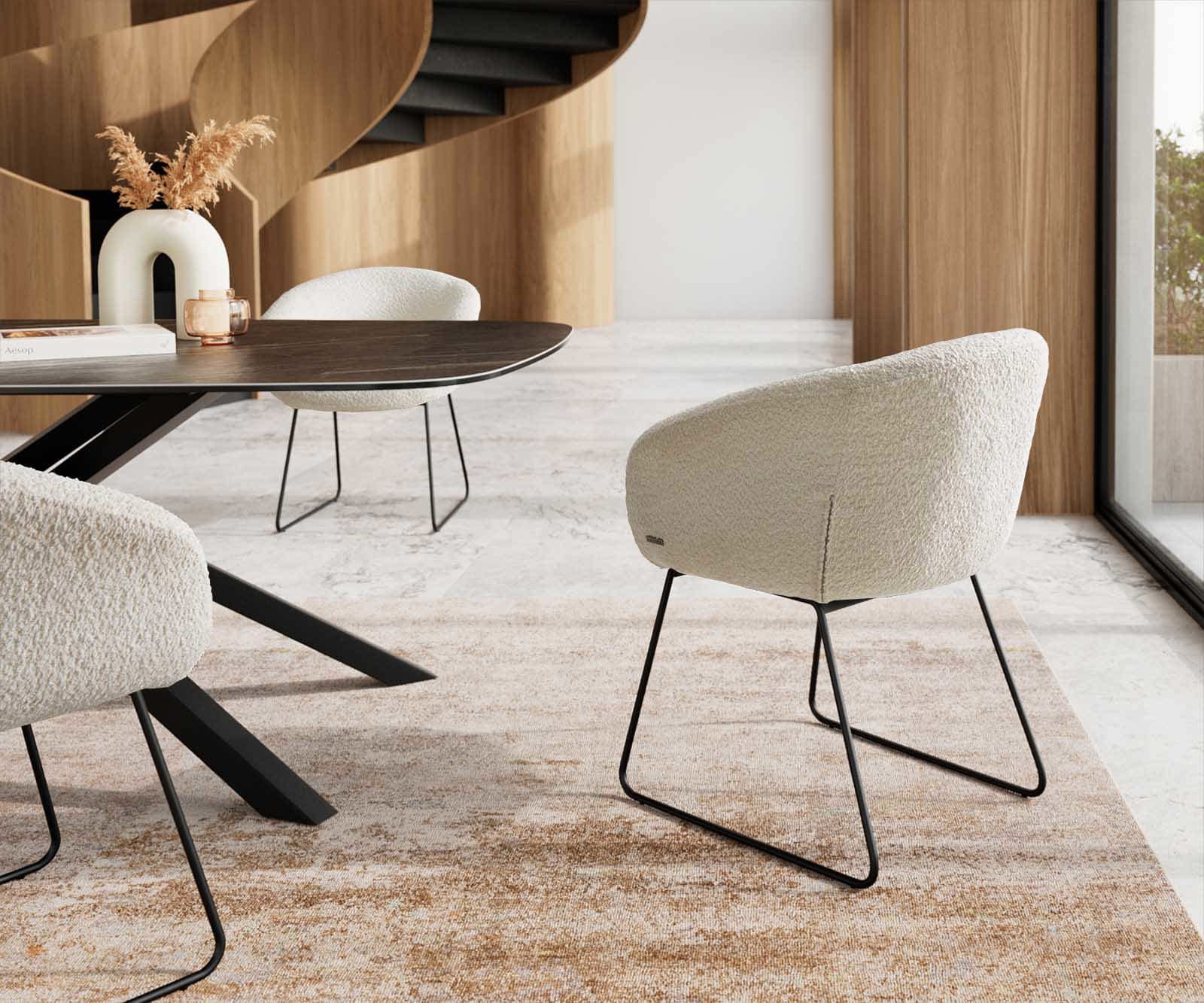 Eetkamerstoel Vinka-Flex met armleuning bouclé wit slipframe zwart pocketveer kern 4 Eetkamerstoel Vinka-Flex met armleuning bouclé wit slipframe zwart pocketveer kern 4