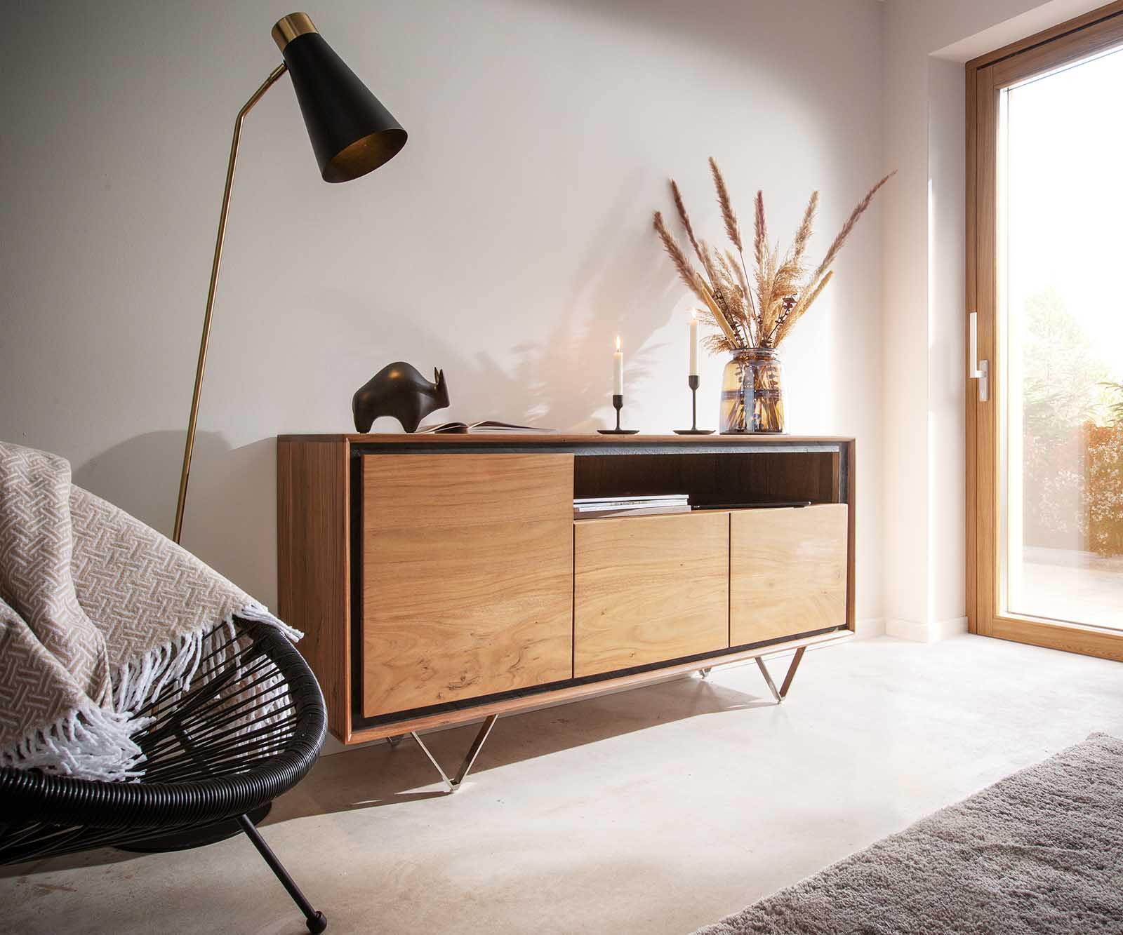 Dressoir Stonegrace 145 cm acacia natuur 3 deuren 1 legplank steenfineer V-poot Dressoir Stonegrace 145 cm acacia natuur 3 deuren 1 legplank steenfineer V-poot