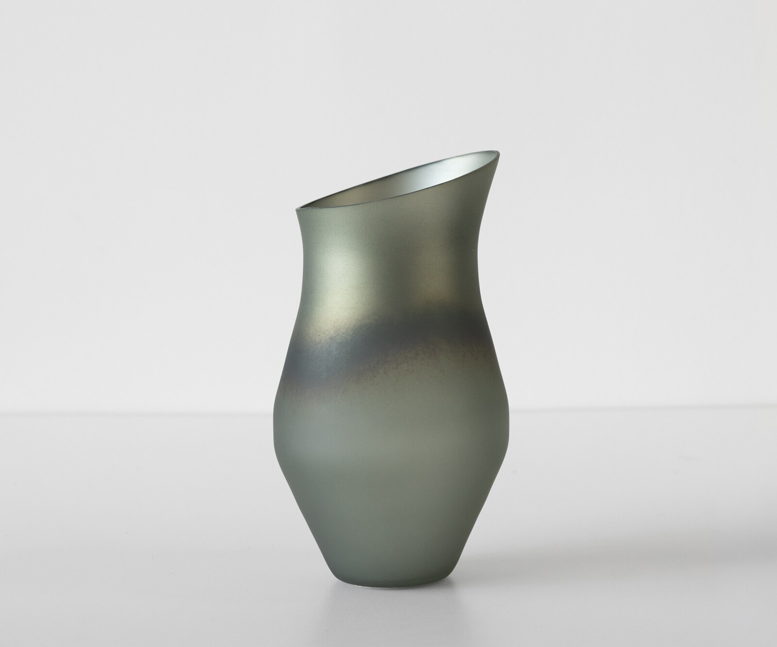 Vaas Curvia B18 x D11 x H41 cm Glas Aurora Mondgeblazen 1
