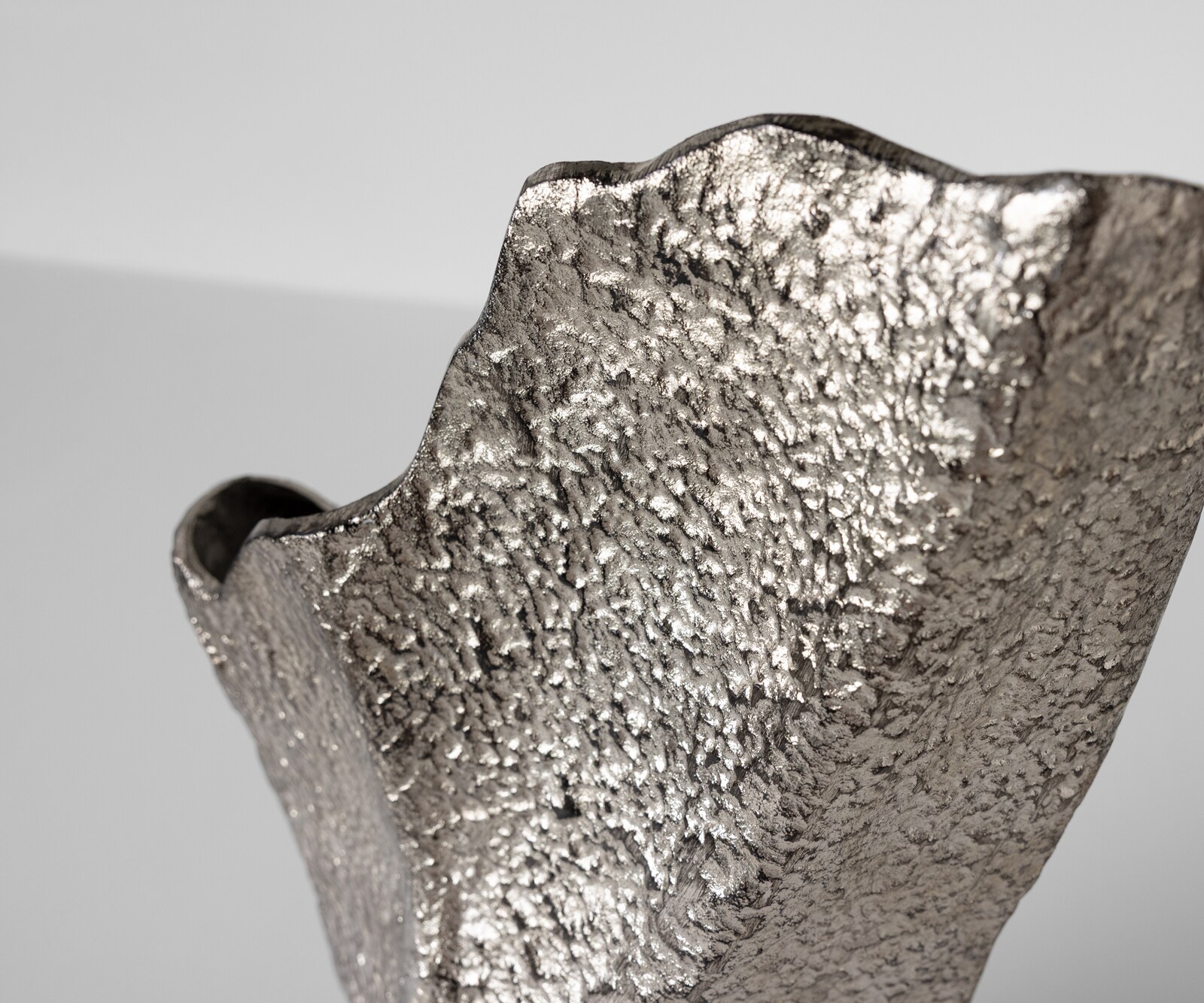 Vaas Cavira B29 x D16 x H48 cm Aluminium Platin Handgemaakt 3