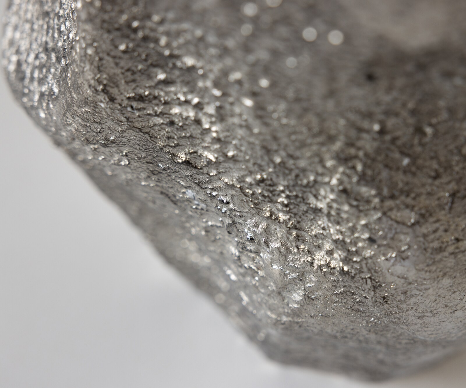 Vaas Grotta B31 x D20 x H34 cm Aluminium Platin Handgemaakt 6