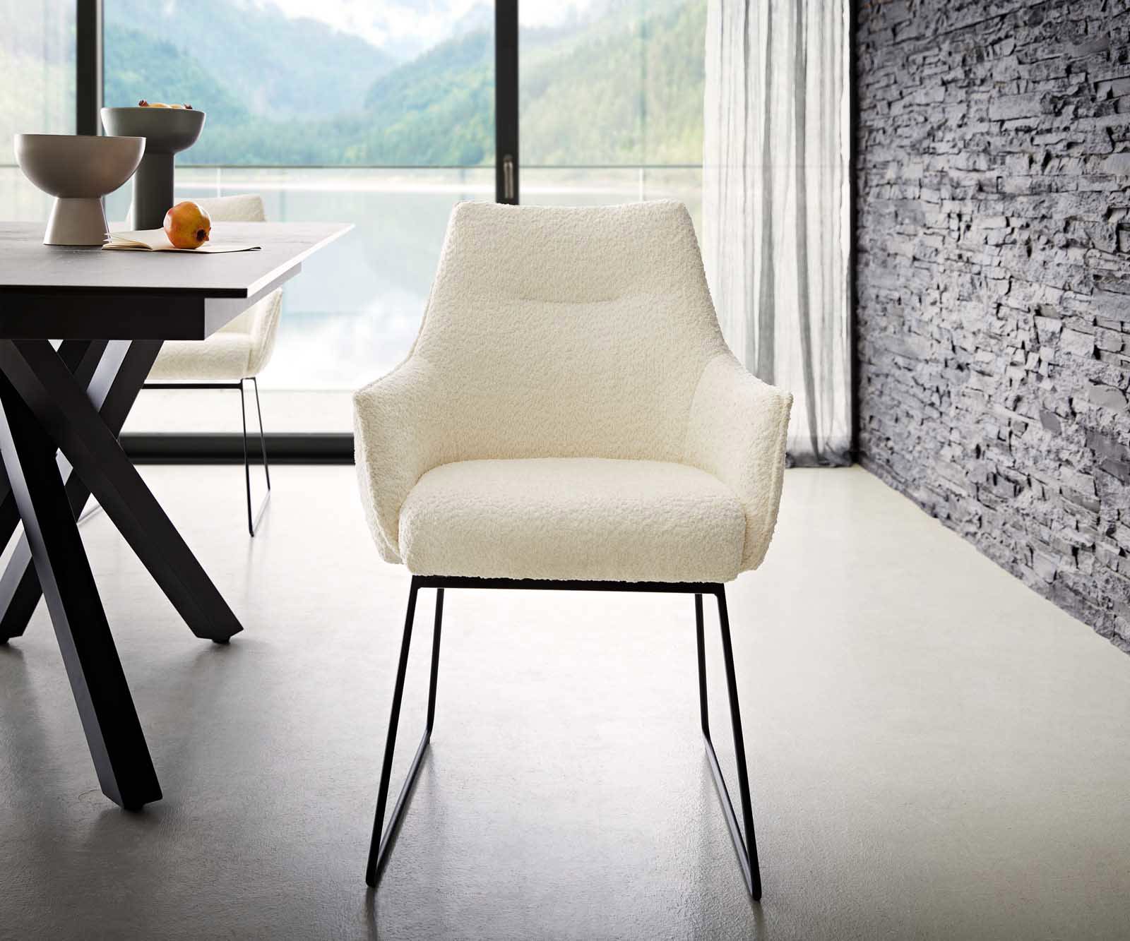 Eetkamerstoel Alja-Flex met armleuning bouclé wit slipframe zwart pocketveer kern 1 Eetkamerstoel Alja-Flex met armleuning bouclé wit slipframe zwart pocketveer kern 1