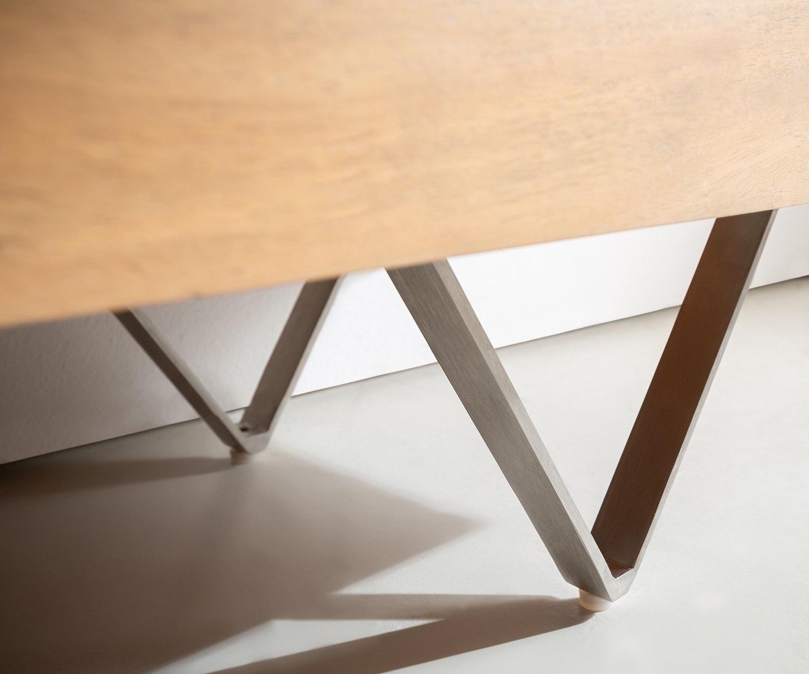 V-vormige poot 15 cm geborsteld roestvrij staal voor alle soorten meubels (set van 4) 1 V-vormige poot 15 cm geborsteld roestvrij staal voor alle soorten meubels (set van 4) 1