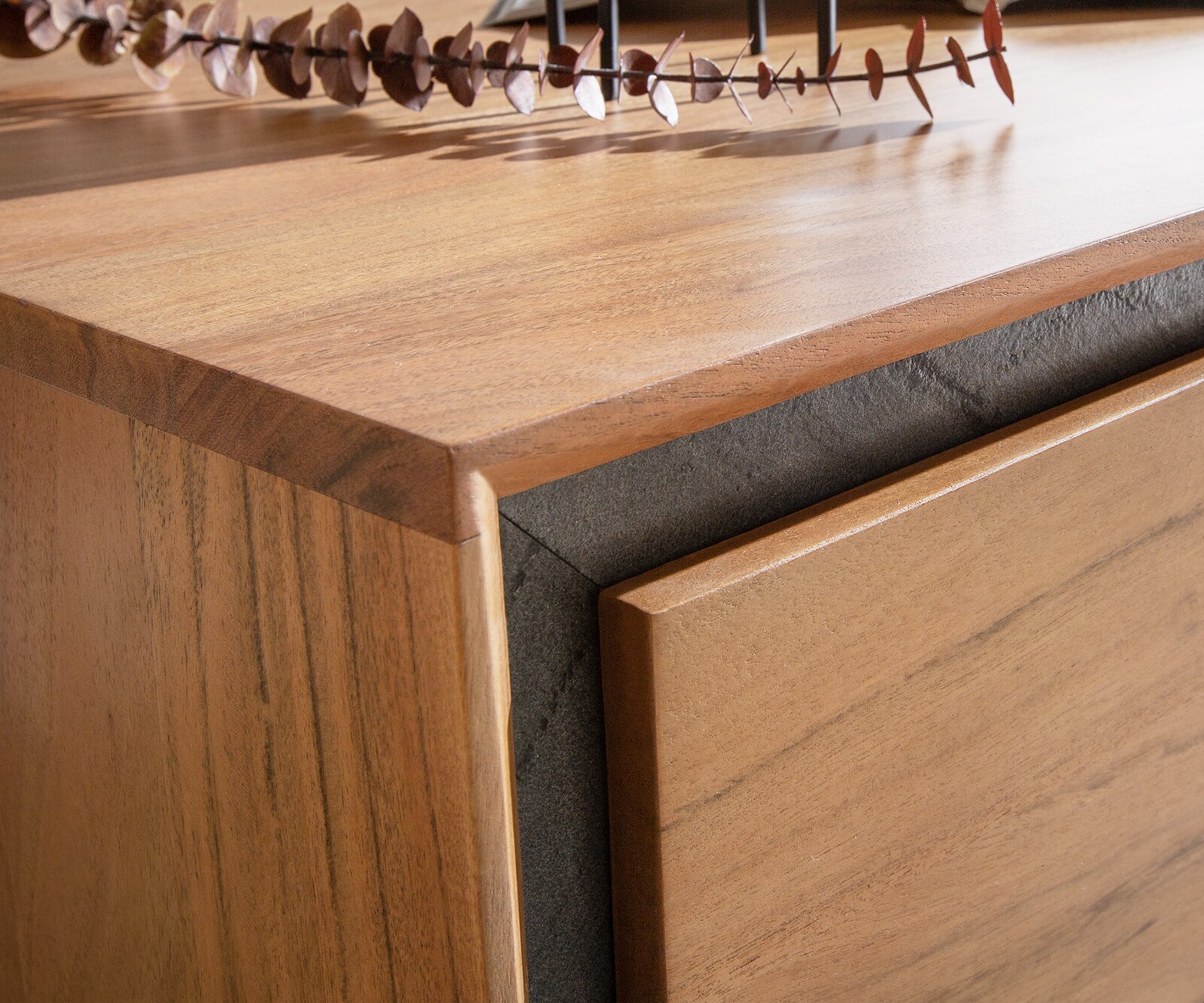 Dressoir Stonegrace 175 cm acacia natuur 2 deuren 3 laden steen fineer V-poot 5