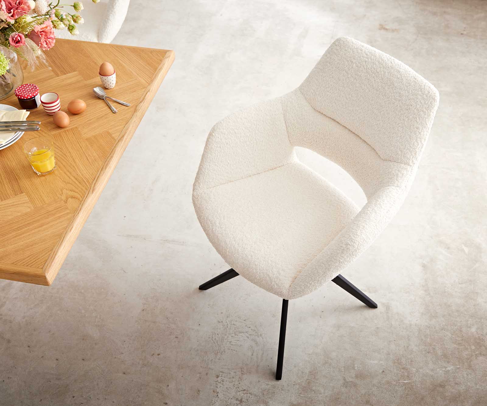 Draaistoel Yago-Flex met armleuning bouclé wit kruisframe breed zwart 360° draaibaar pocketveer kern 3 Draaistoel Yago-Flex met armleuning bouclé wit kruisframe breed zwart 360° draaibaar pocketveer kern 3