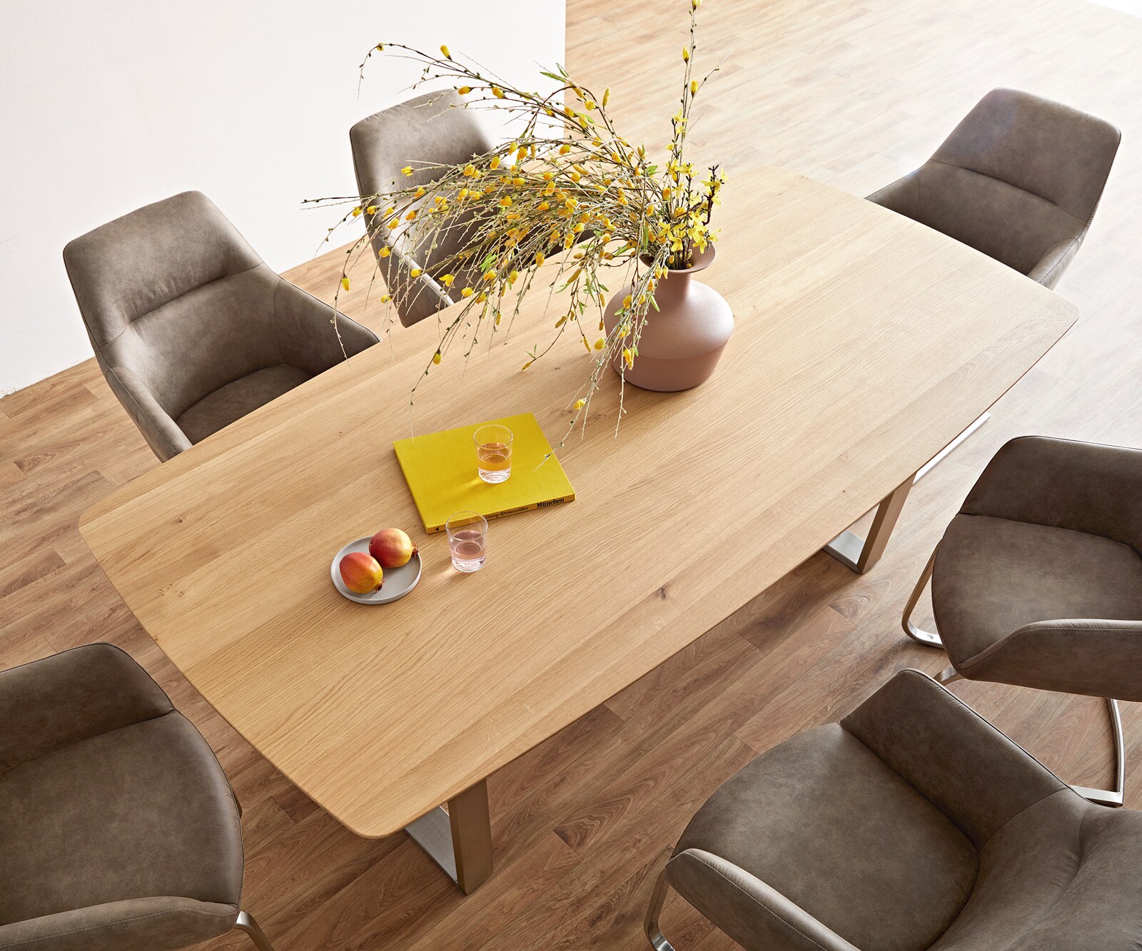 Eettafel Edge Boot 200x100x2,5-3 eiken natuur roestvrij staal  smal  Schweizer Kante 2