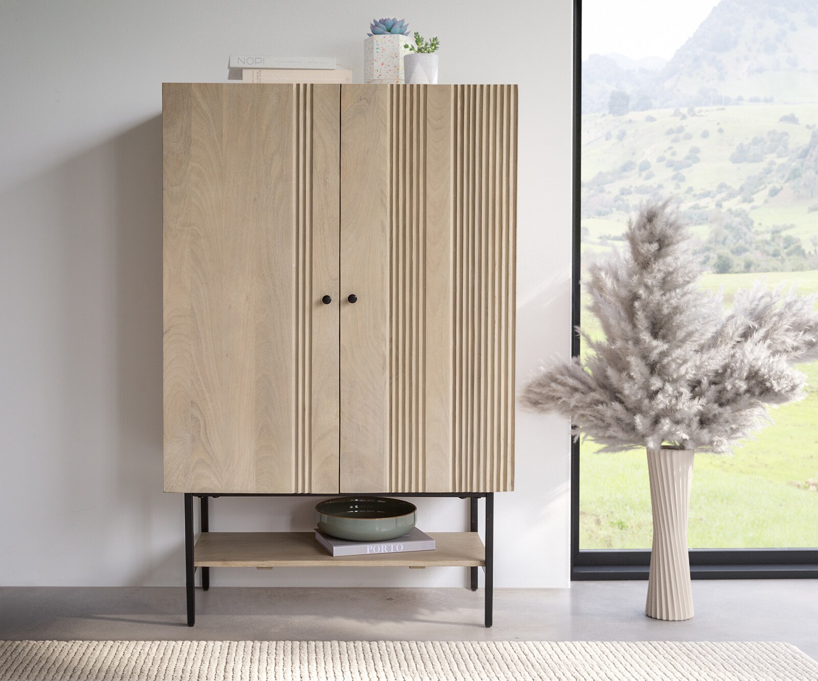 Dressoir Nestos 90x140 cm Mango White Wash metaal zwart 2 deuren