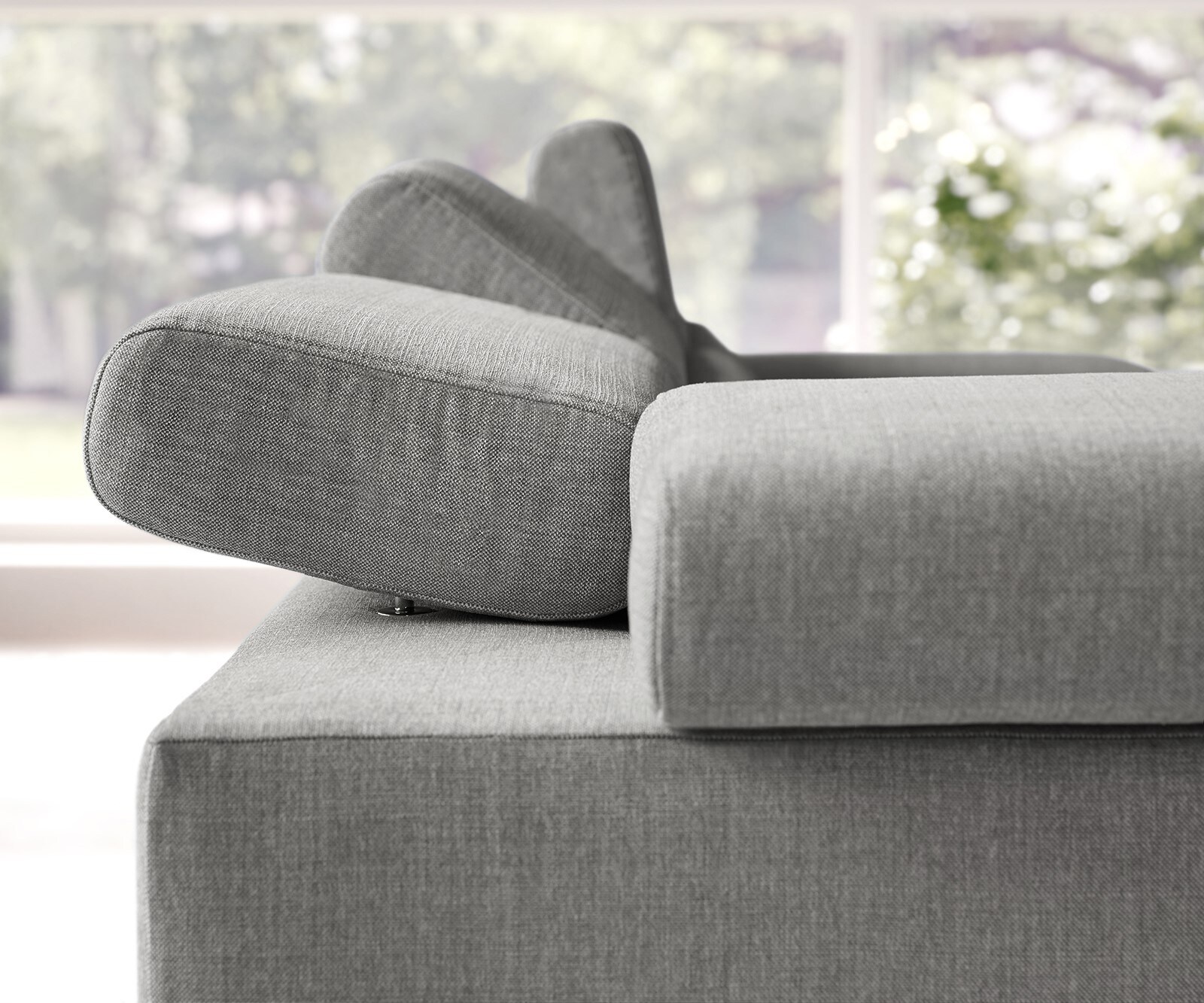 Hoekbank Floyd 300x230 zilvergrijs ottoman rechts  hoofdeinde verstelbaar by W. Schillig 4