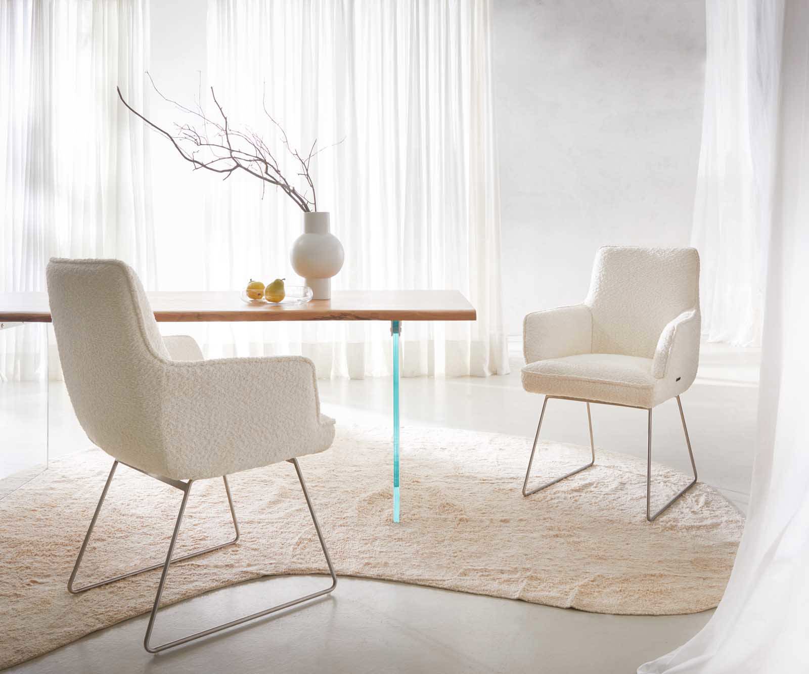 Eetkamerstoel Heira-Flex met armleuning bouclé wit slipframe roestvrij staal pocketveer kern 5 Eetkamerstoel Heira-Flex met armleuning bouclé wit slipframe roestvrij staal pocketveer kern 5