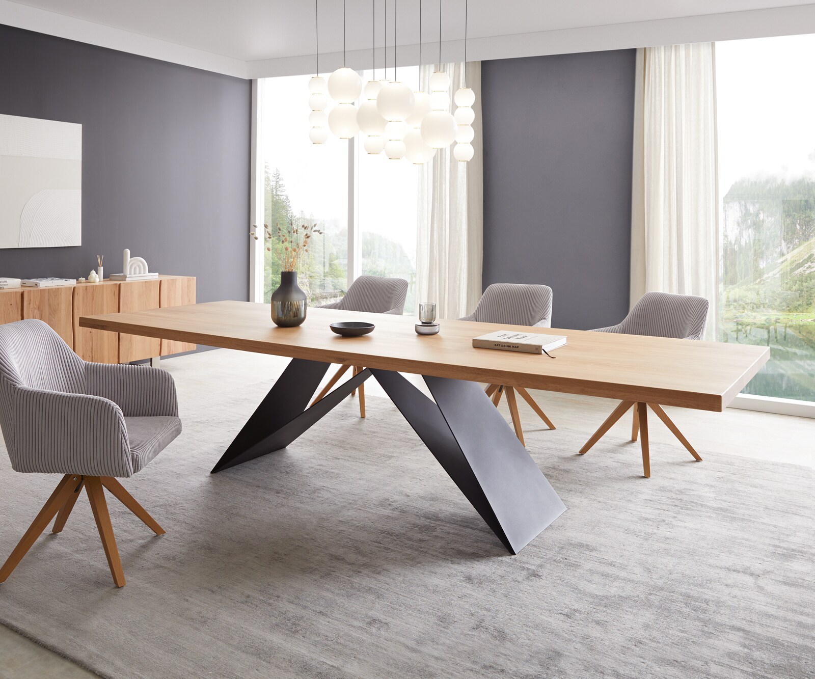 Eettafel Edge 300x100 eiken natuur V-frame staal  zwart 1