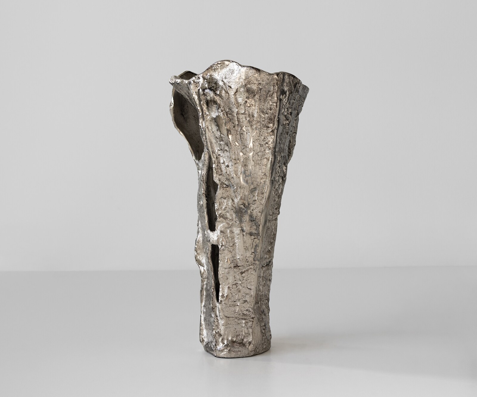 Vaas Cortana B25 x D19 x H47 cm Aluminium Platin Handgemaakt 2