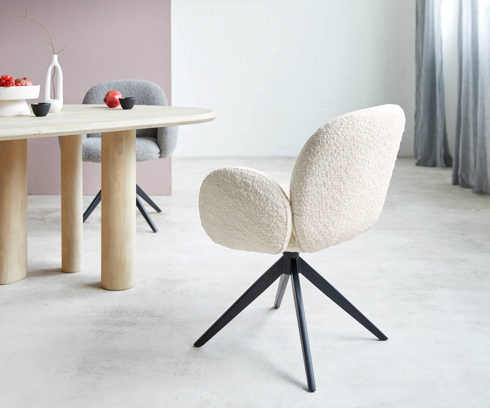 Draaistoel Nube-Flex met armleuning bouclé wit kruisframe breed zwart 360° draaibaar pocketveer kern 4 Draaistoel Nube-Flex met armleuning bouclé wit kruisframe breed zwart 360° draaibaar pocketveer kern 4