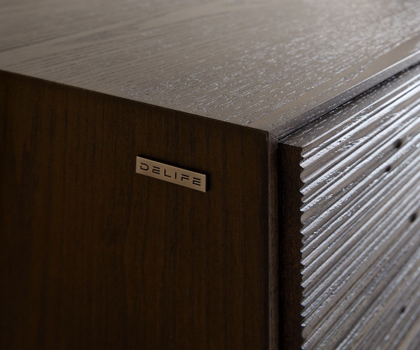 Dressoir Tereos 200 cm donkerbruin essenhout 3D-effect 4 deuren met metalen sledepoten zwart 4