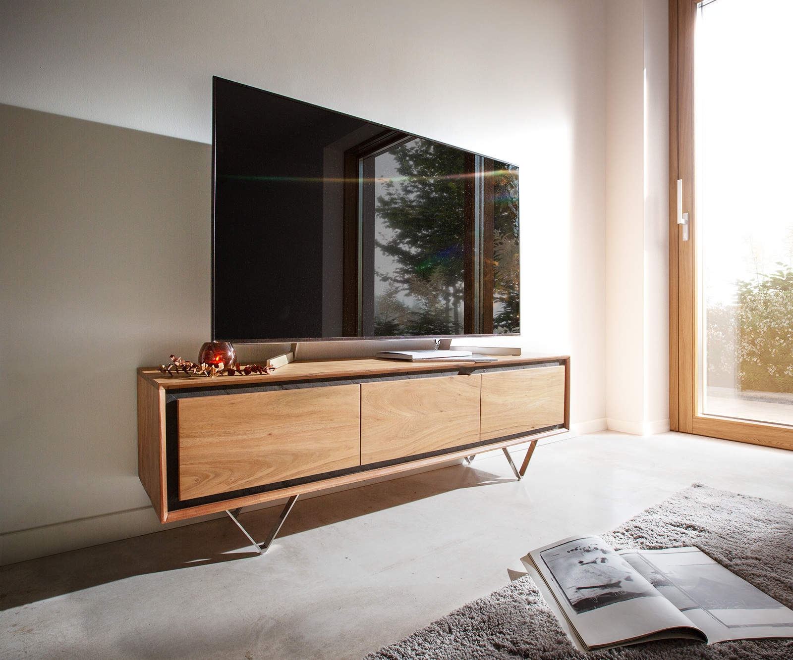 Tv-meubel Stonegrace 145 cm acacia natuur 3 deuren steen fineer V-poot Tv-meubel Stonegrace 145 cm acacia natuur 3 deuren steen fineer V-poot