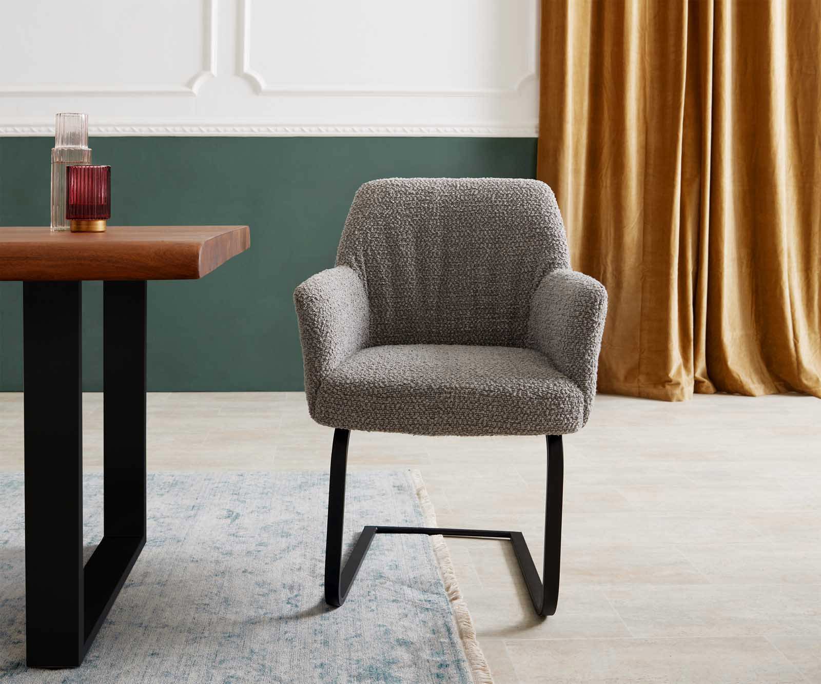 Sledemodel Xana-Flex met armleuning bouclé zilver grijs sledemodel vlak zwart pocketveer kern 1 Sledemodel Xana-Flex met armleuning bouclé zilver grijs sledemodel vlak zwart pocketveer kern 1