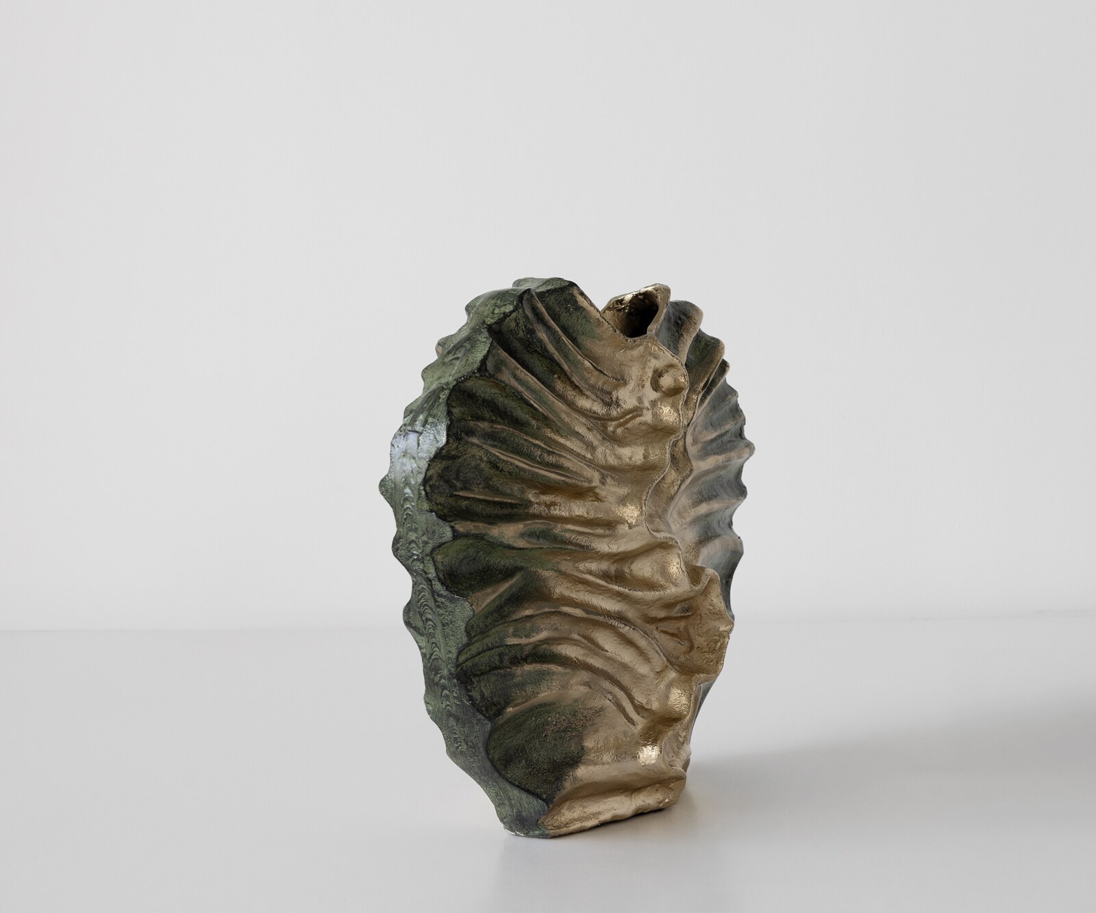 Vaas Nerina B47 x D18 x H42 cm Aluminium Verde Antico Handgemaakt 4