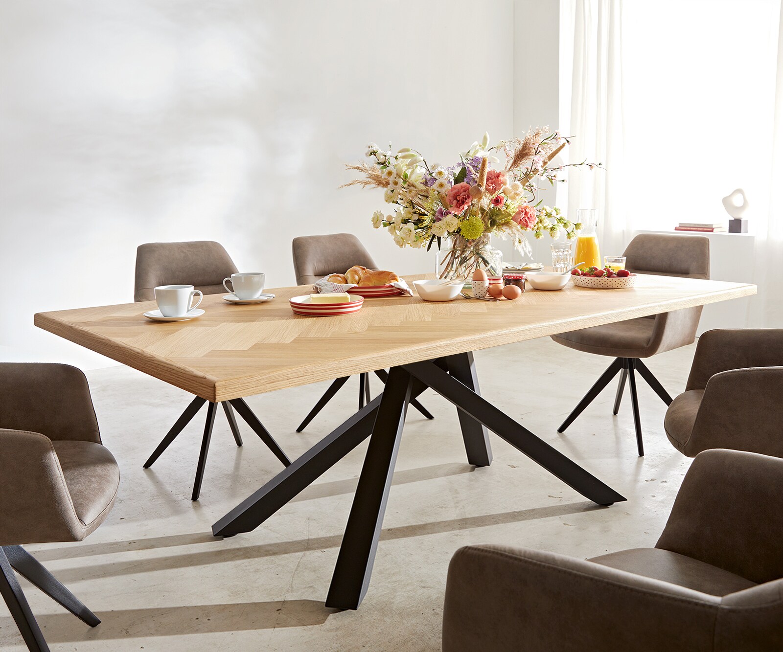 Eettafel Edge-Pure 200x100 eiken natuur Fishbone kruisframe rechthoek zwart