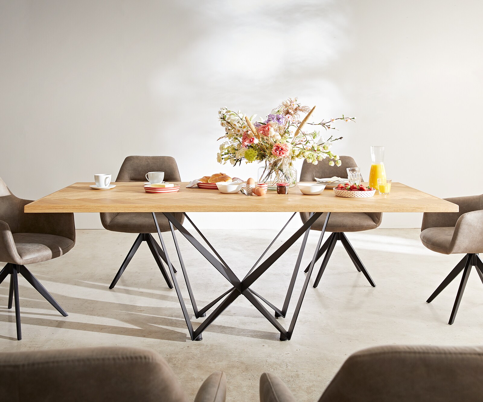 Eettafel Edge-Pure 200x100 eiken natuur Fishbone Spider staal  zwart 3