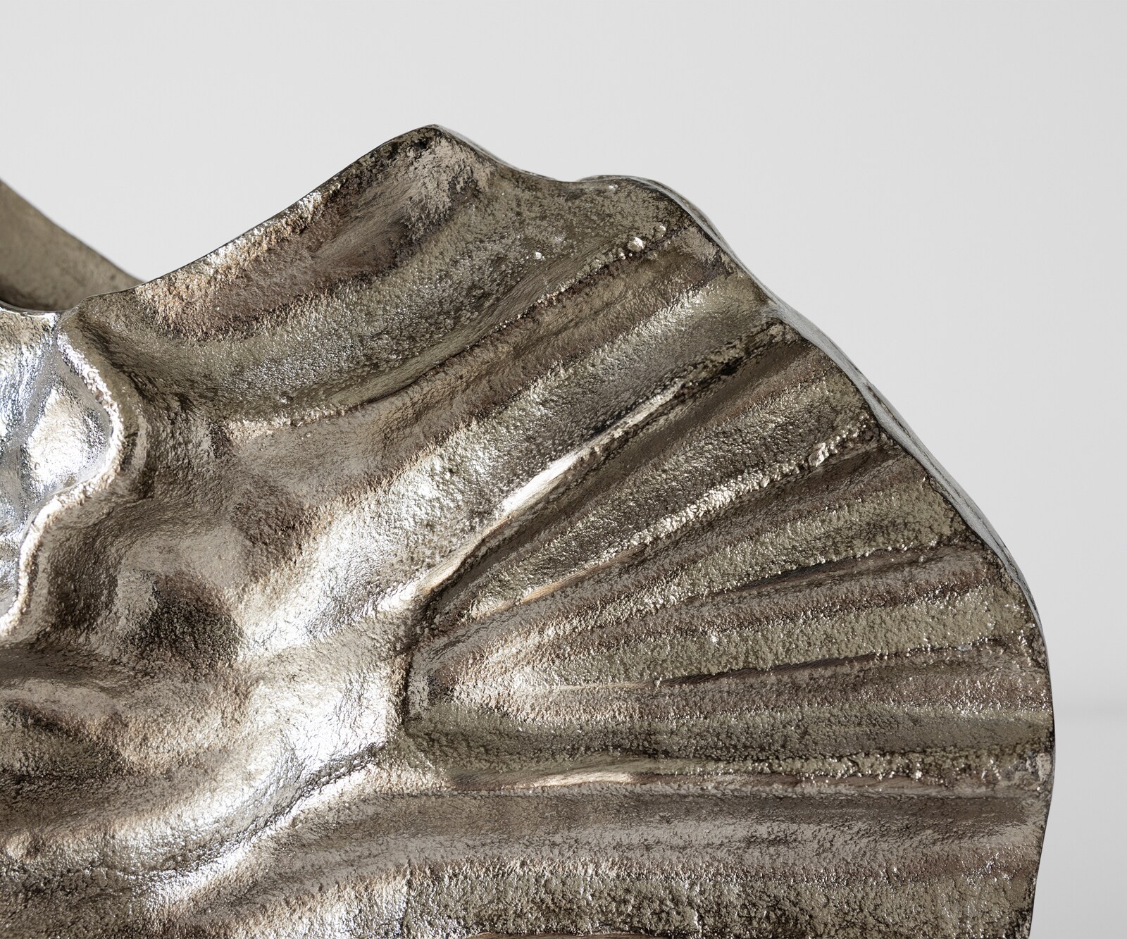 Vaas Nerina B47 x D18 x H42 cm Aluminium Platin Handgemaakt 6