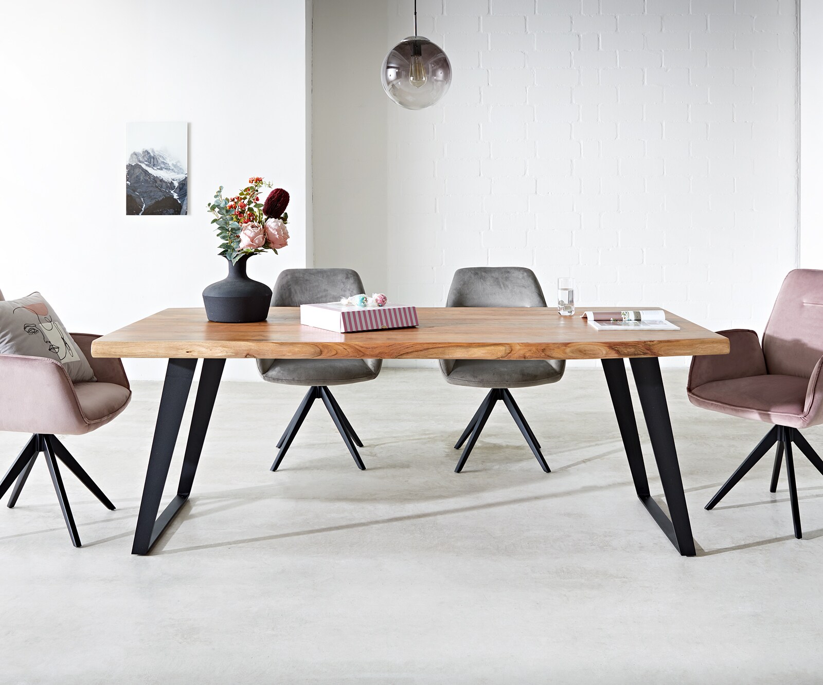 Eettafel Edge 200x100 XL acacia natuur metaal schuin Live-Edge 1