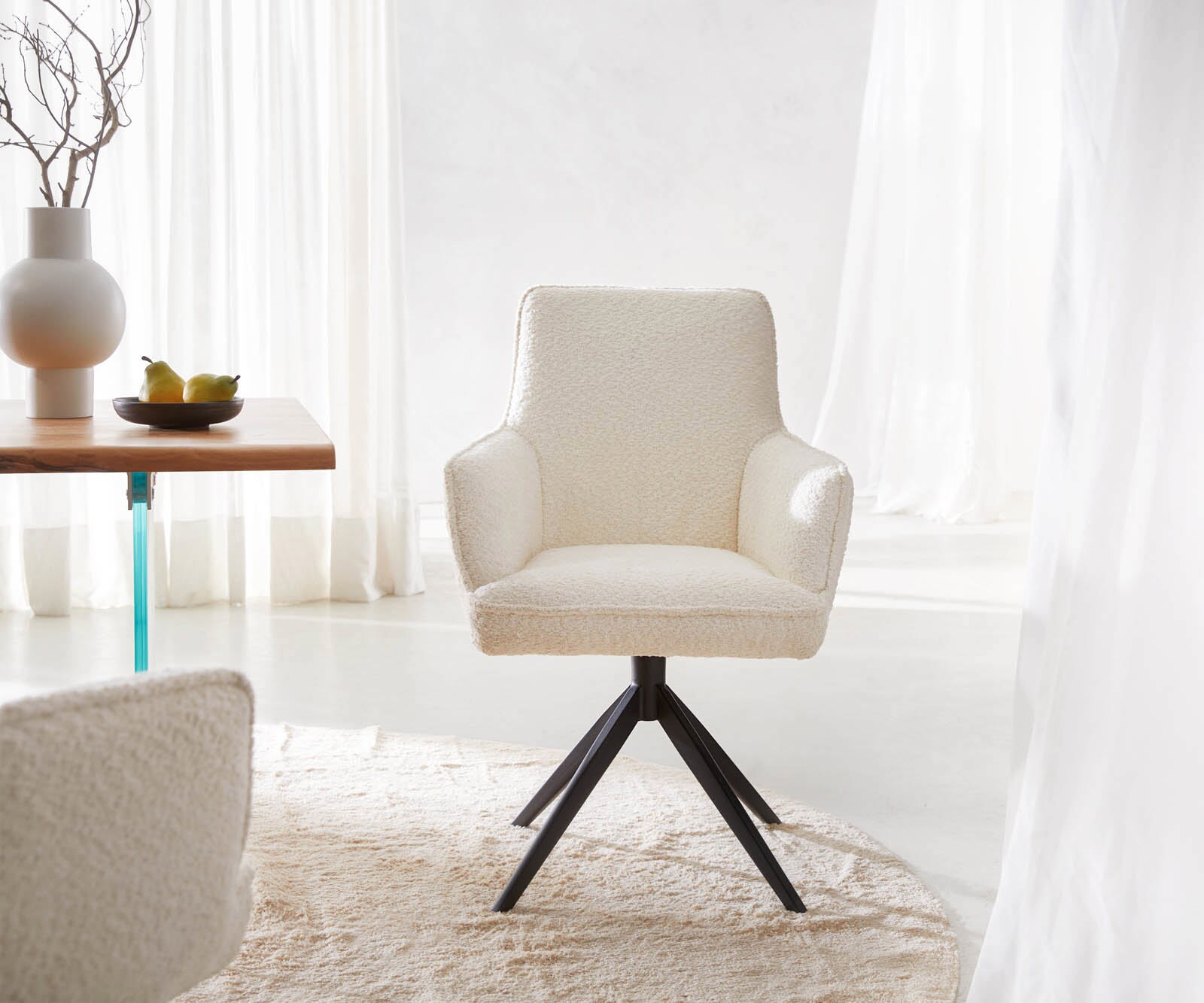 Draaistoel Heira-Flex met armleuning bouclé wit kruisframe breed zwart 360° draaibaar pocketveer kern 1 Draaistoel Heira-Flex met armleuning bouclé wit kruisframe breed zwart 360° draaibaar pocketveer kern 1