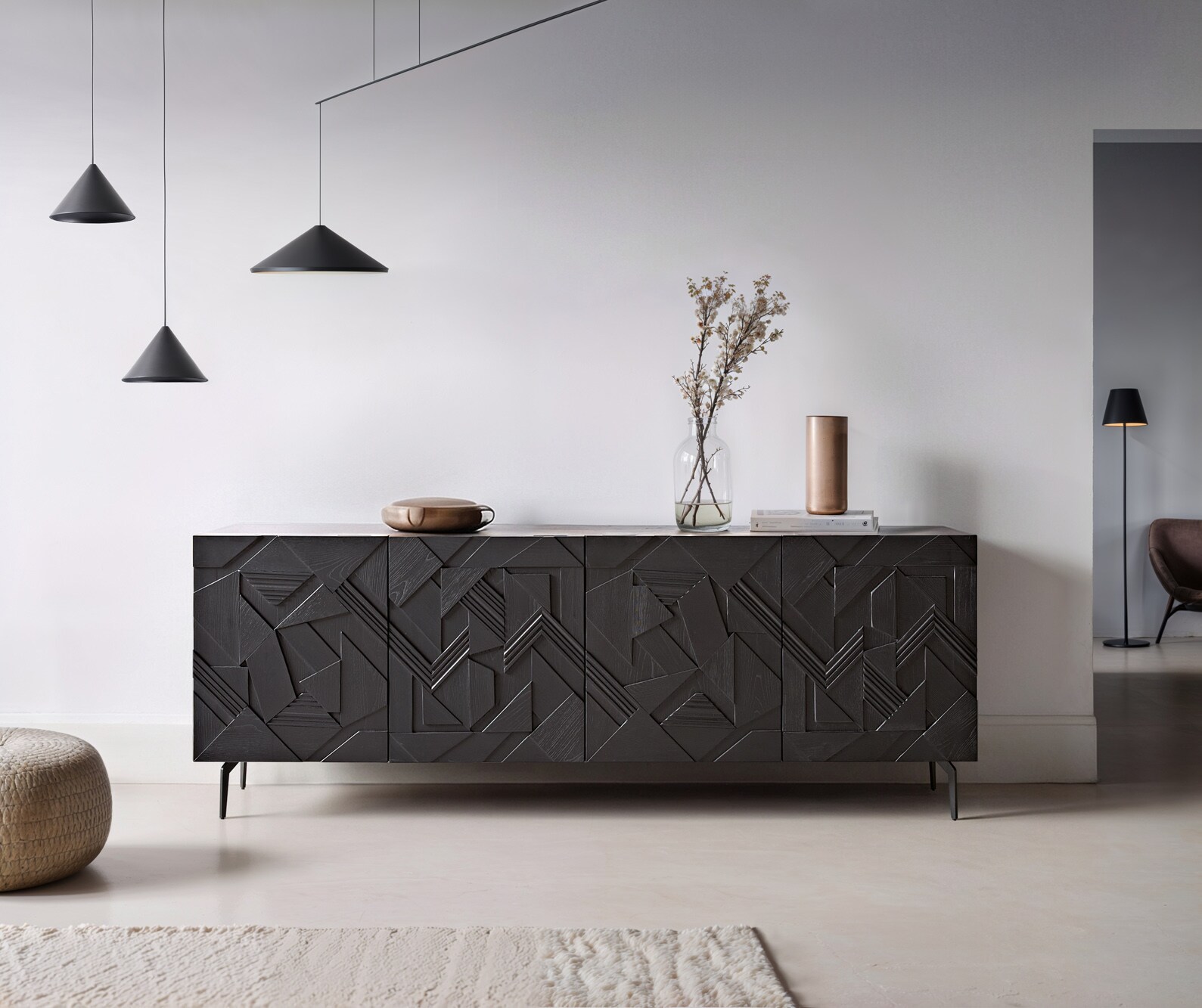 Dressoir Dareios 200 cm Iep zwart 3D effect 4 deuren Haakse poot metaal zwart