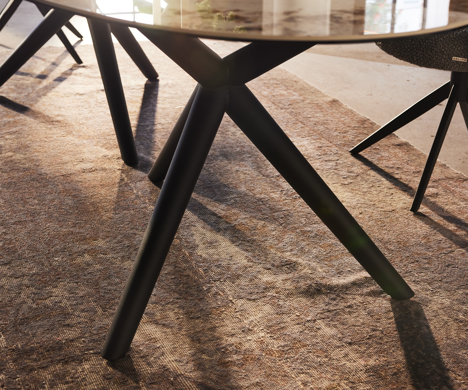 Eettafel Edge Oval 280x130 keramiek Minas Melange wit-beige Estelar rond metaal zwart 5 Eettafel Edge Oval 280x130 keramiek Minas Melange wit-beige Estelar rond metaal zwart 5