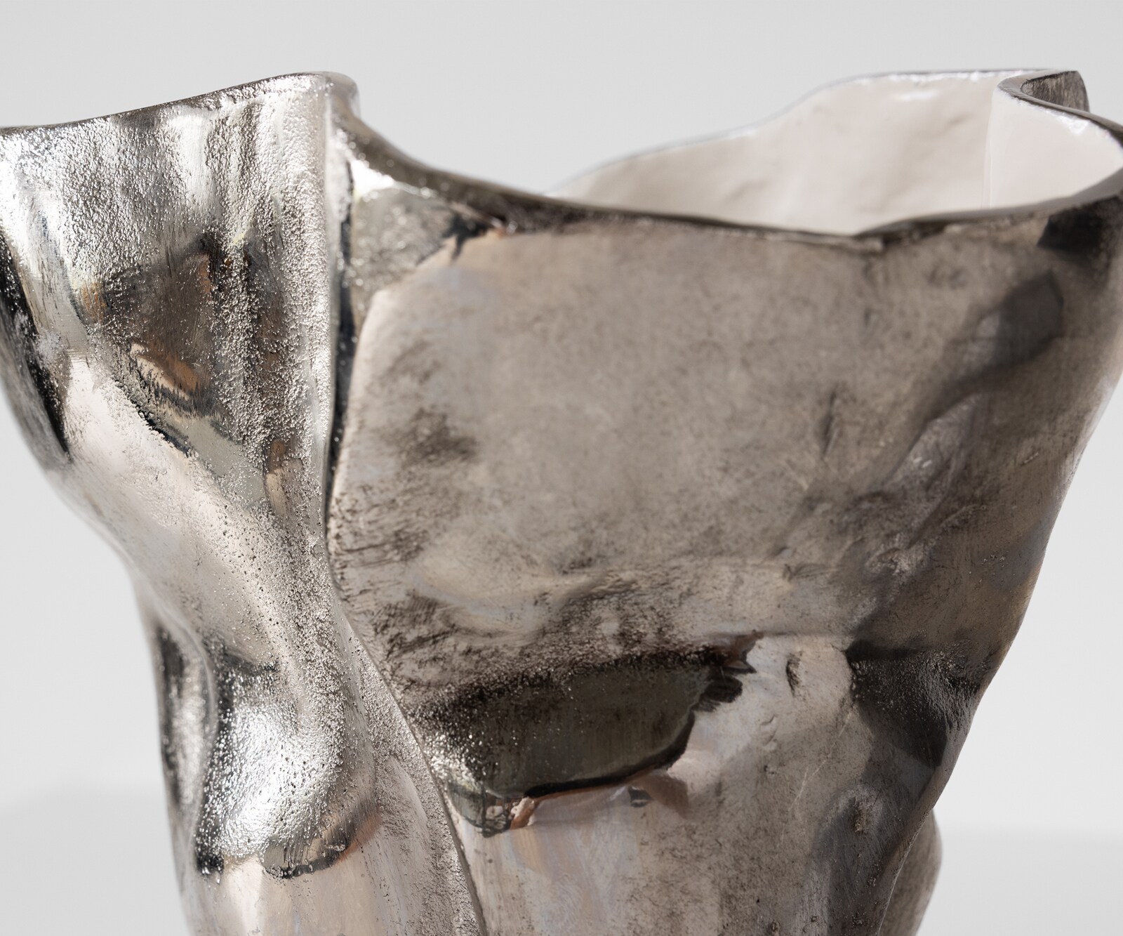 Vaas Mimoro B28 x D24 x H38 cm Aluminium Platin Opal Handgemaakt 3