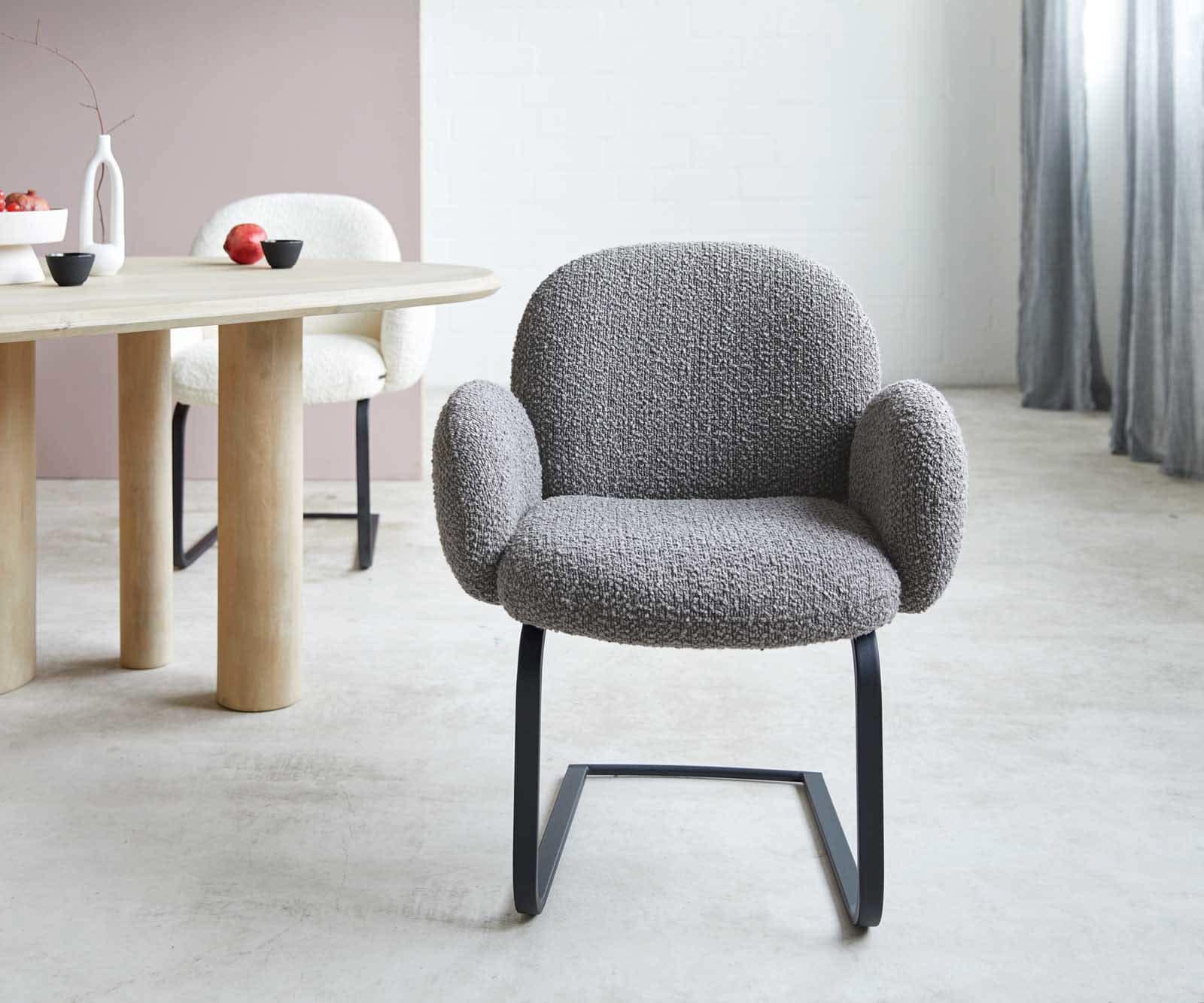 Sledemodel Nube-Flex met armleuning bouclé zilver grijs sledemodel vlak zwart pocketveer kern 1 Sledemodel Nube-Flex met armleuning bouclé zilver grijs sledemodel vlak zwart pocketveer kern 1