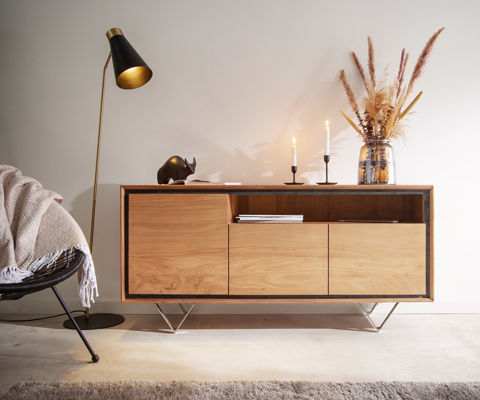 Dressoir Stonegrace 145 cm acacia natuur 3 deuren 1 legplank steenfineer V-poot 2