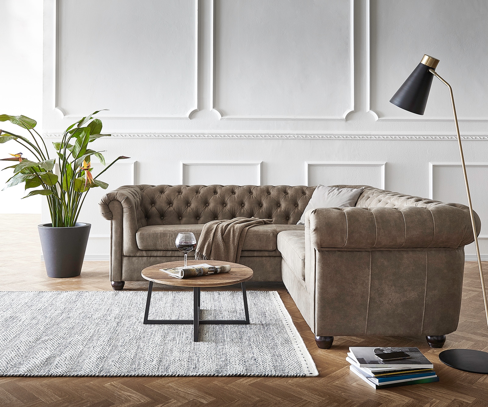 Hoekbank Chesterfield 209x200 cm cm taupe gewatteerd  Hoekbank Chesterfield 209x200 cm cm taupe gewatteerd