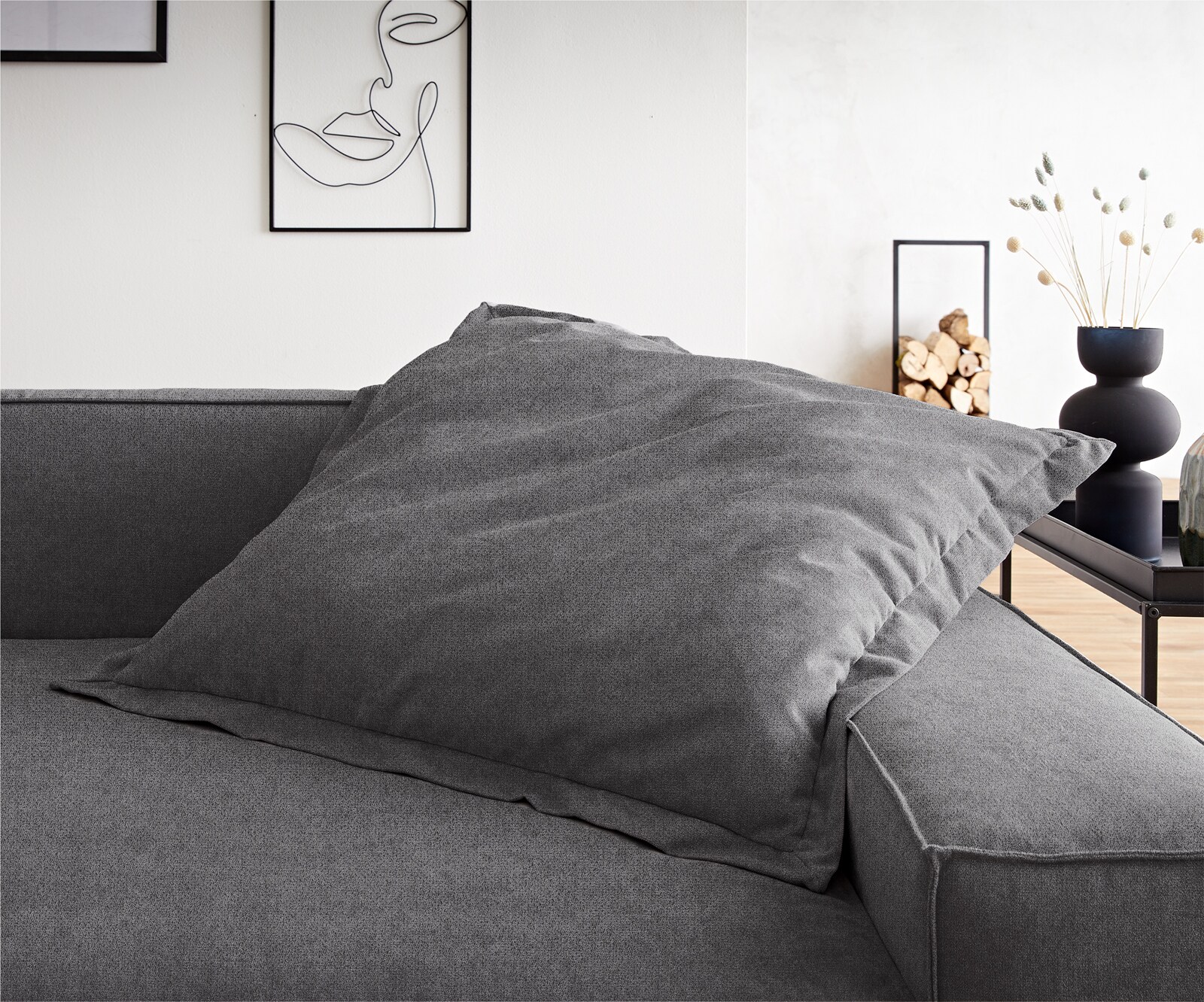 Sierkussen Sirpio XL 85x85 microvezel taupe